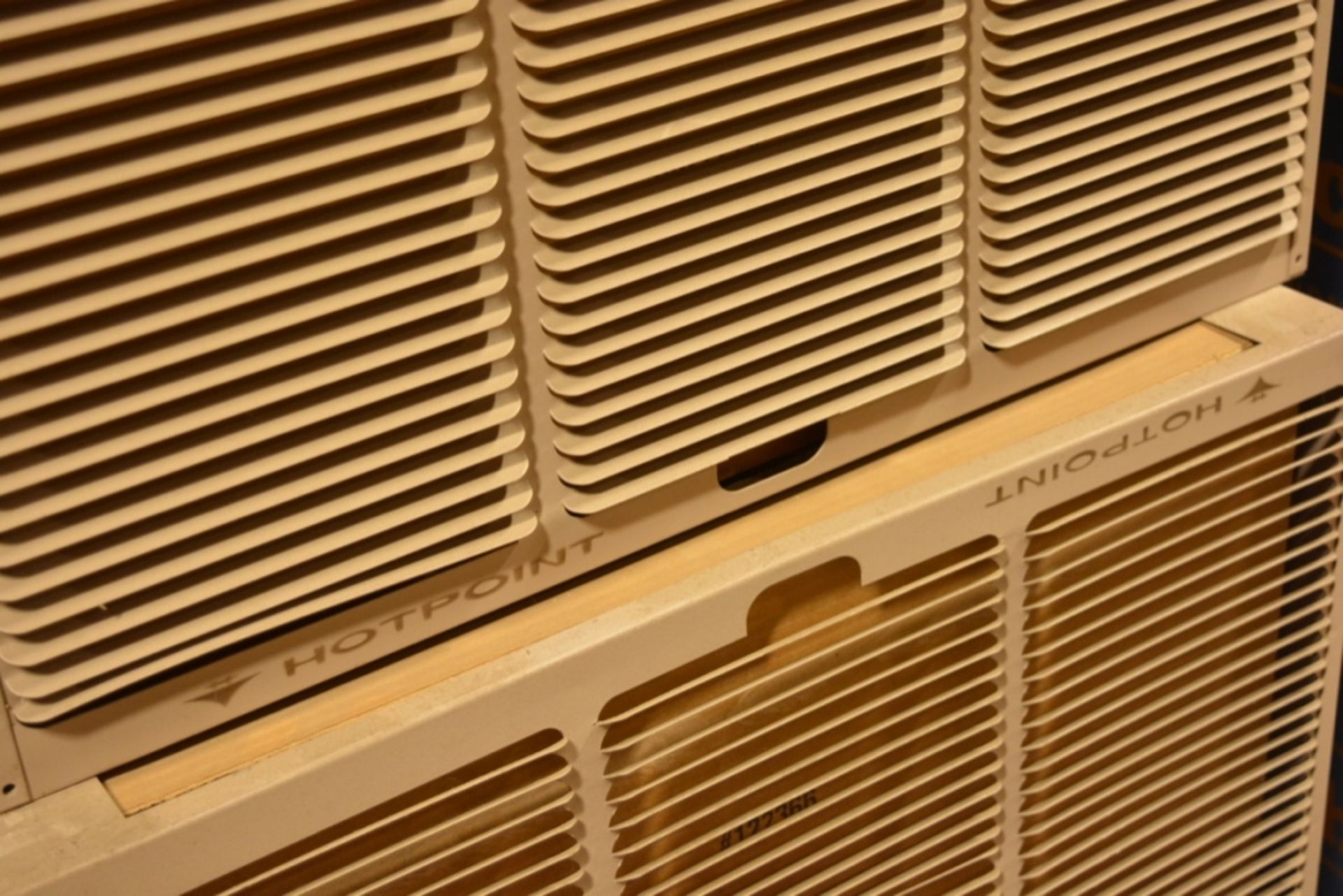 Hotpoint Air Conditioner Cabinets - Bild 2 aus 3