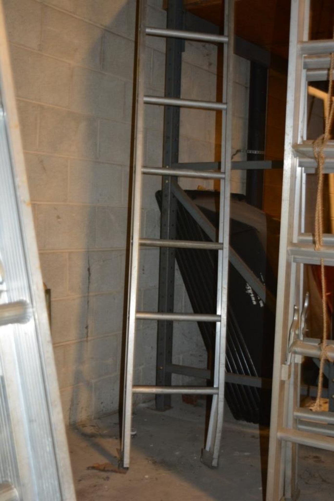Unmarked 18' Aluminum Straight Ladder - Image 2 of 4