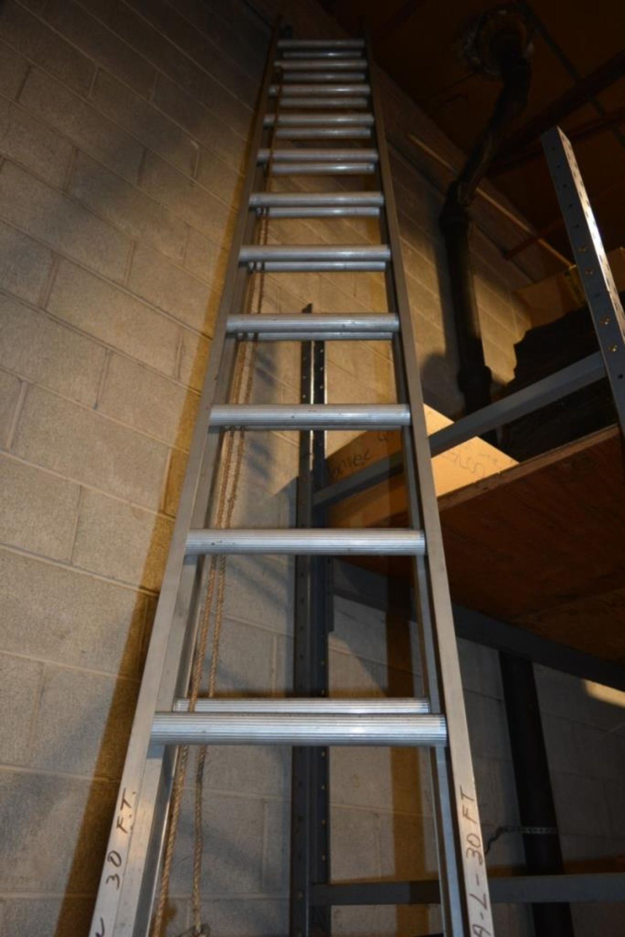 American 30' Aluminum Extention Ladder - Image 4 of 4