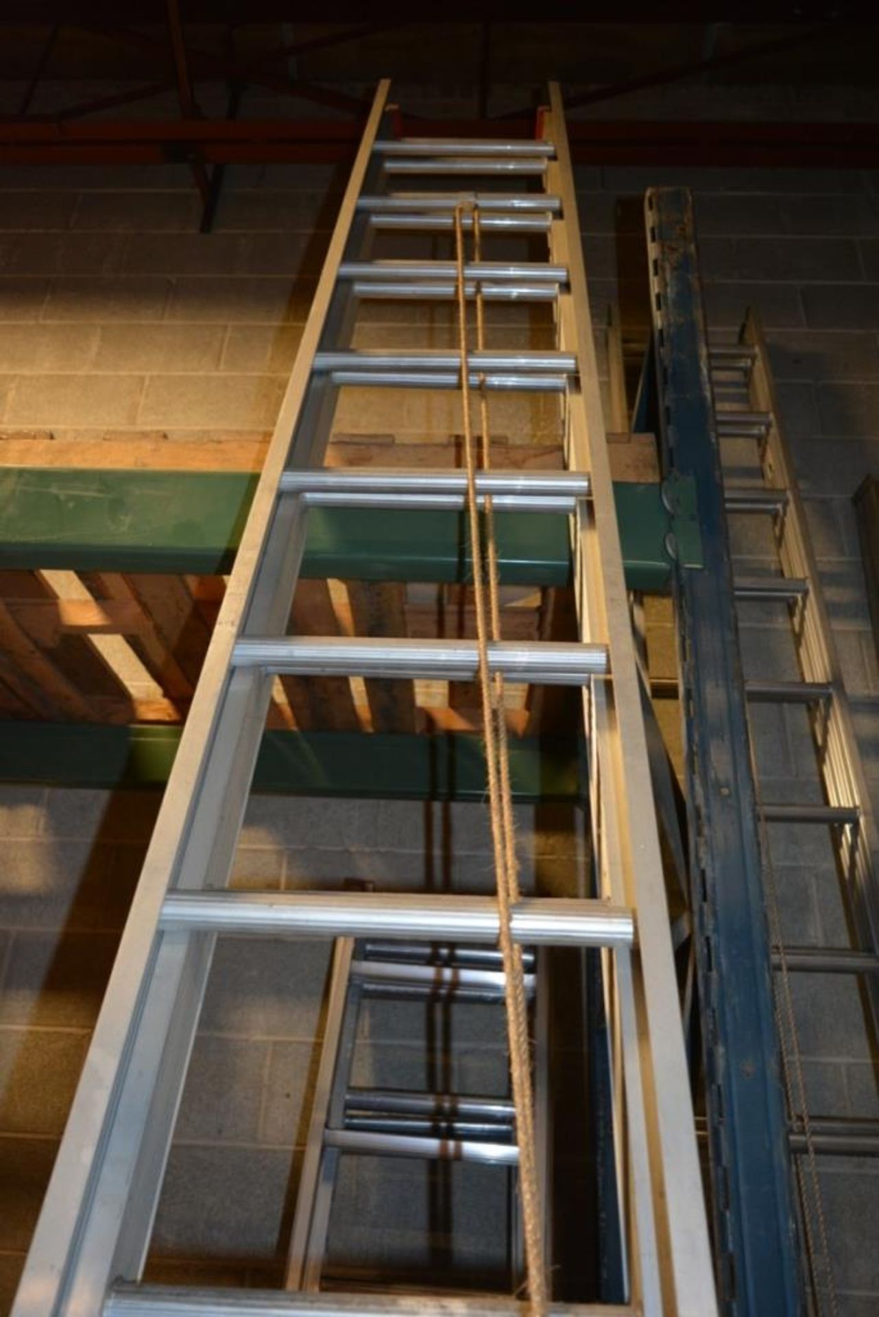 American 28' Aluminum Extention Ladder - Image 3 of 3