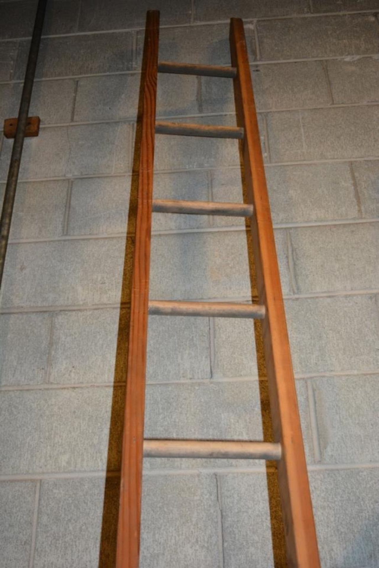 Dayton #153012 12' Wood Straight Ladder - Image 4 of 4
