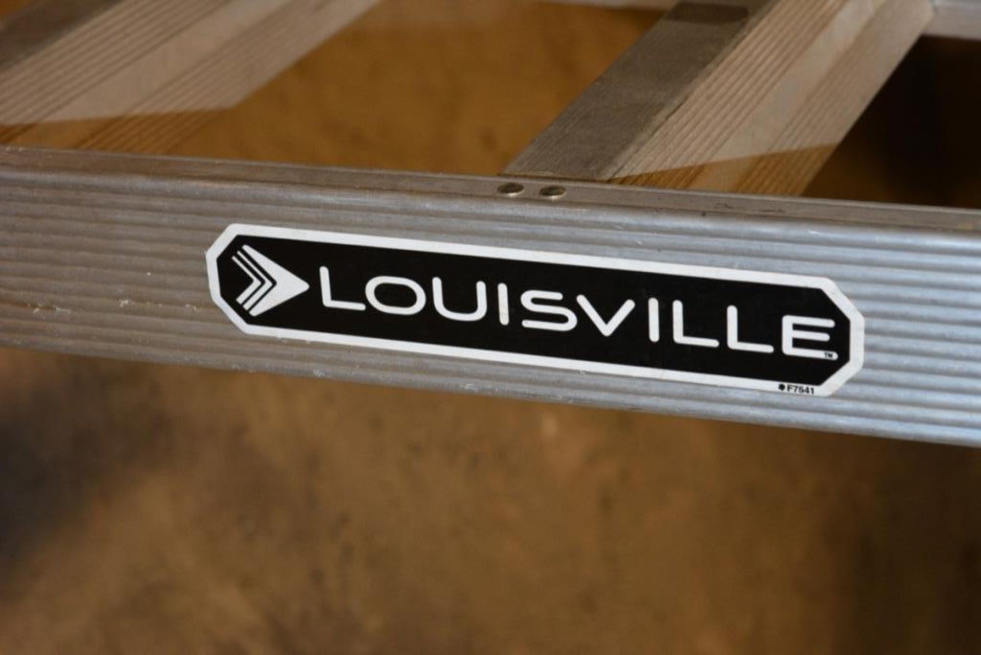 Louisville AM1006 6' Aluminum 2-Sided Step Ladder - Image 2 of 3