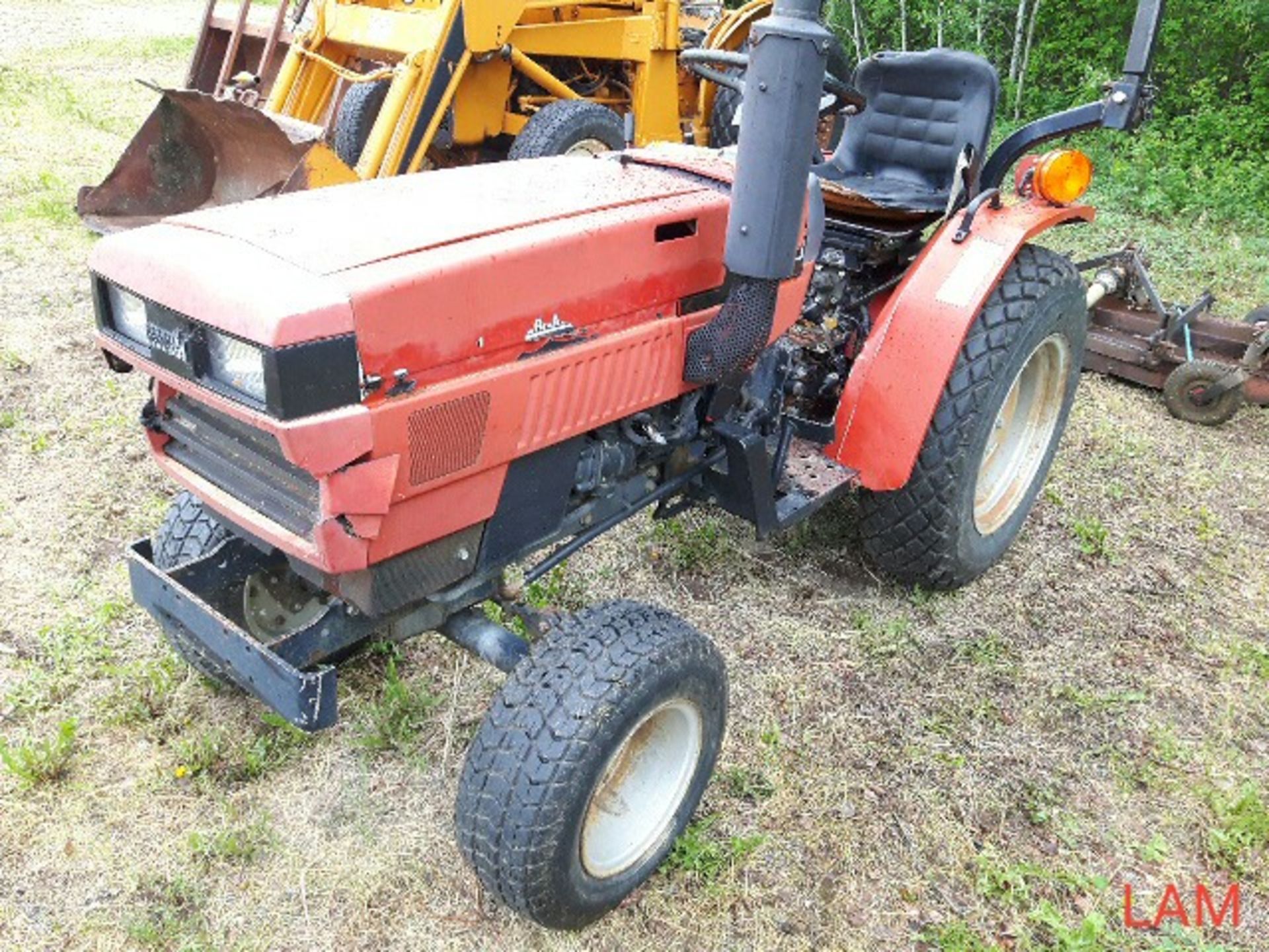 Case IH 235 Hydrostatic Compact 2wd Tractor - Image 3 of 12