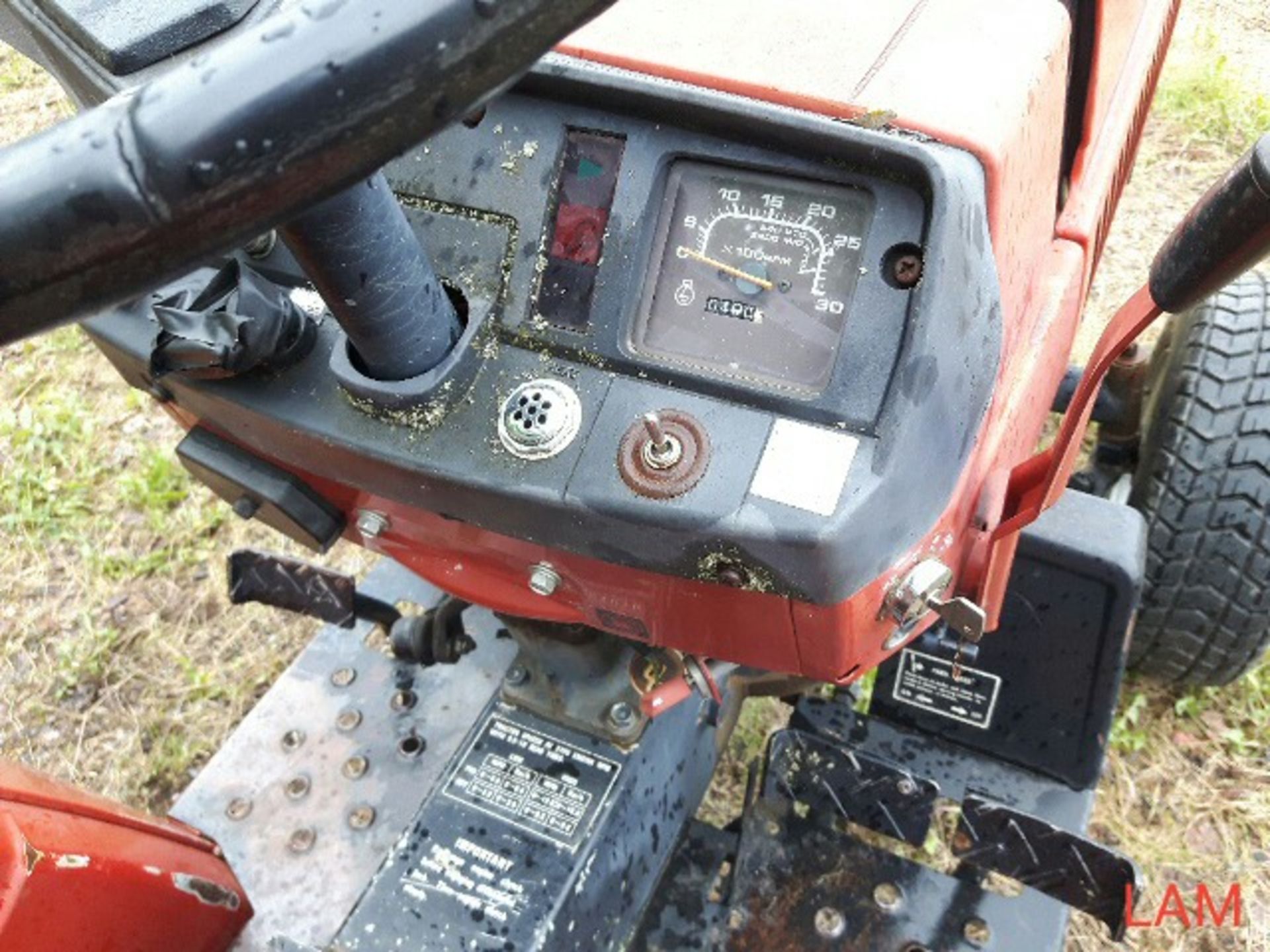 Case IH 235 Hydrostatic Compact 2wd Tractor - Image 7 of 12