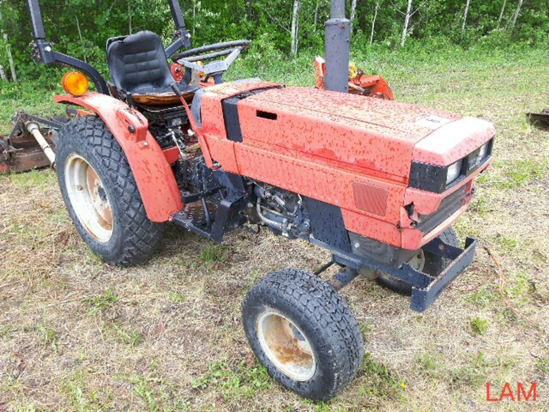 Case IH 235 Hydrostatic Compact 2wd Tractor - Image 2 of 12