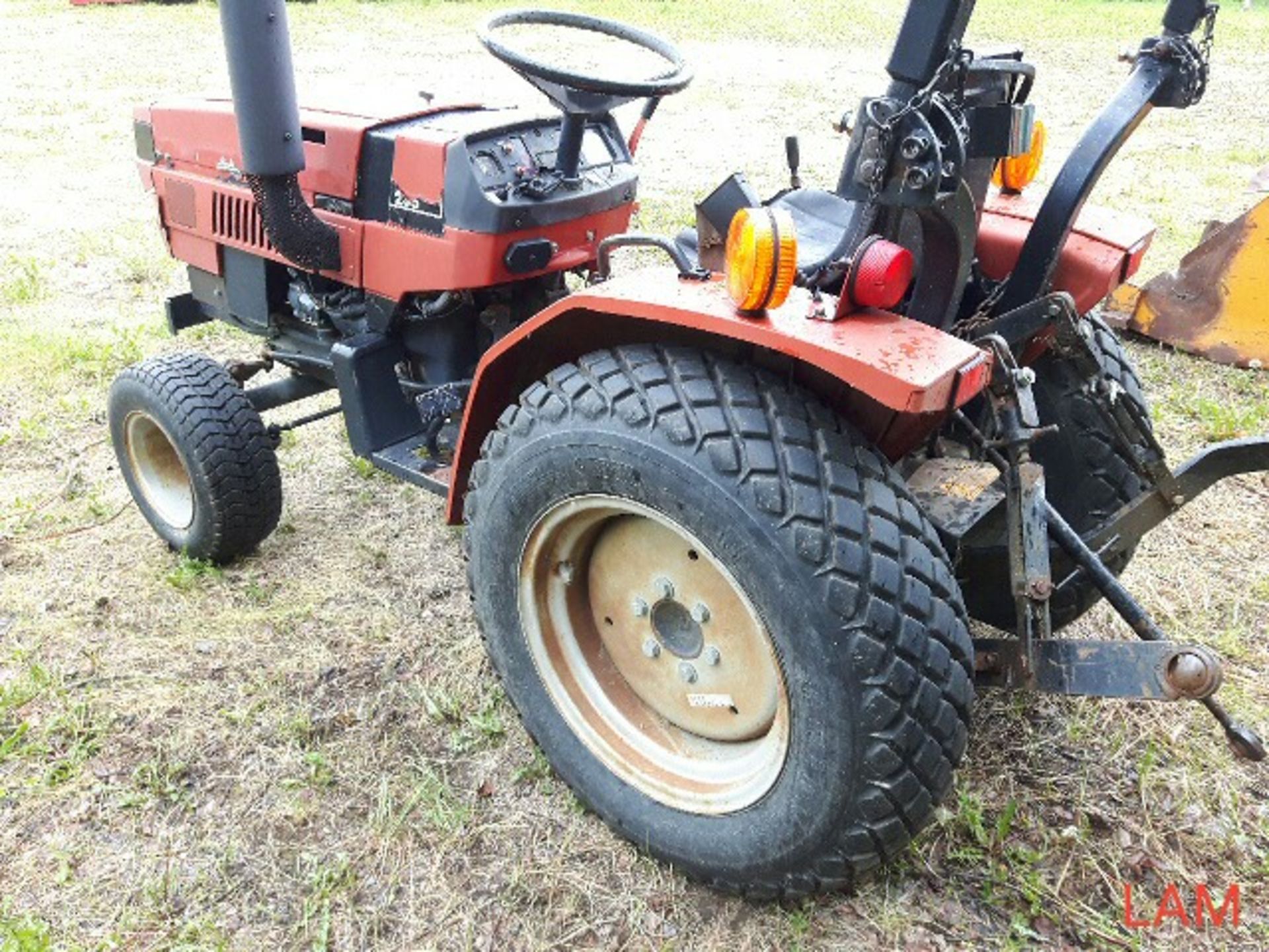 Case IH 235 Hydrostatic Compact 2wd Tractor - Image 4 of 12