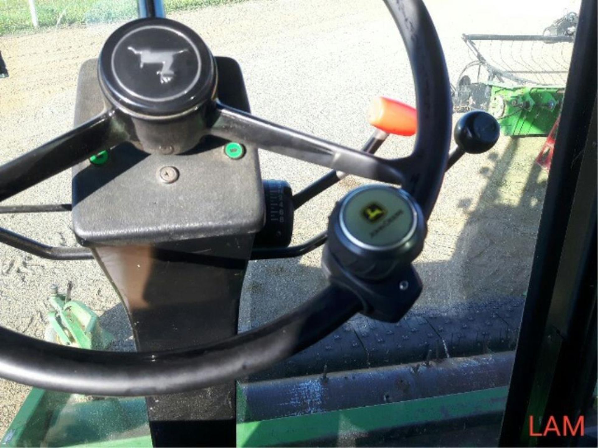 8820 JD Combine Hydrostatic Drive, 4594hrs, Grain Loss Monitor, 4wd Kit - Image 15 of 17