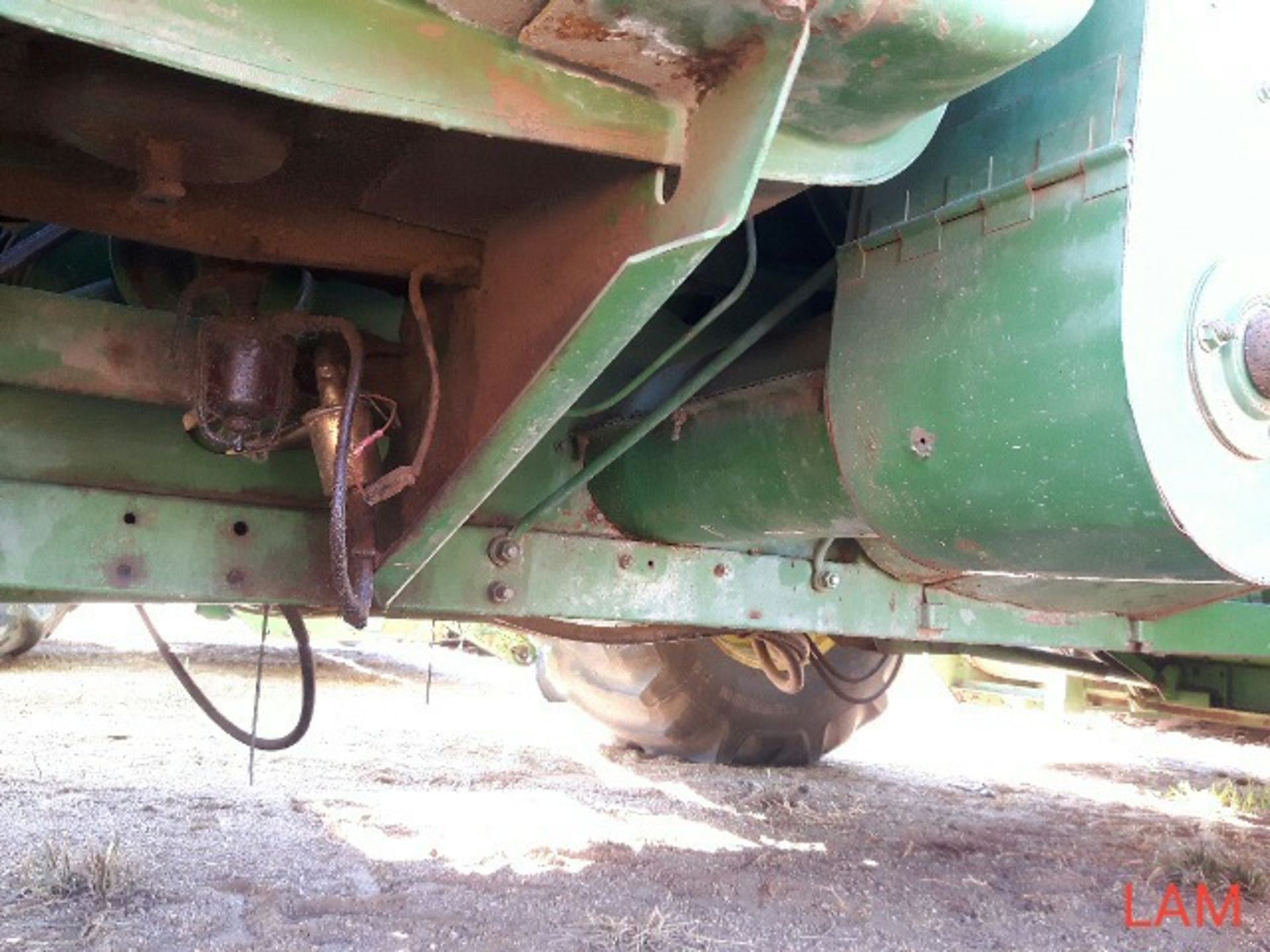 8820 JD Combine Hydrostatic Drive, 3315hrs, c/w New Headliner and padding, to arrive beginning of - Image 6 of 14