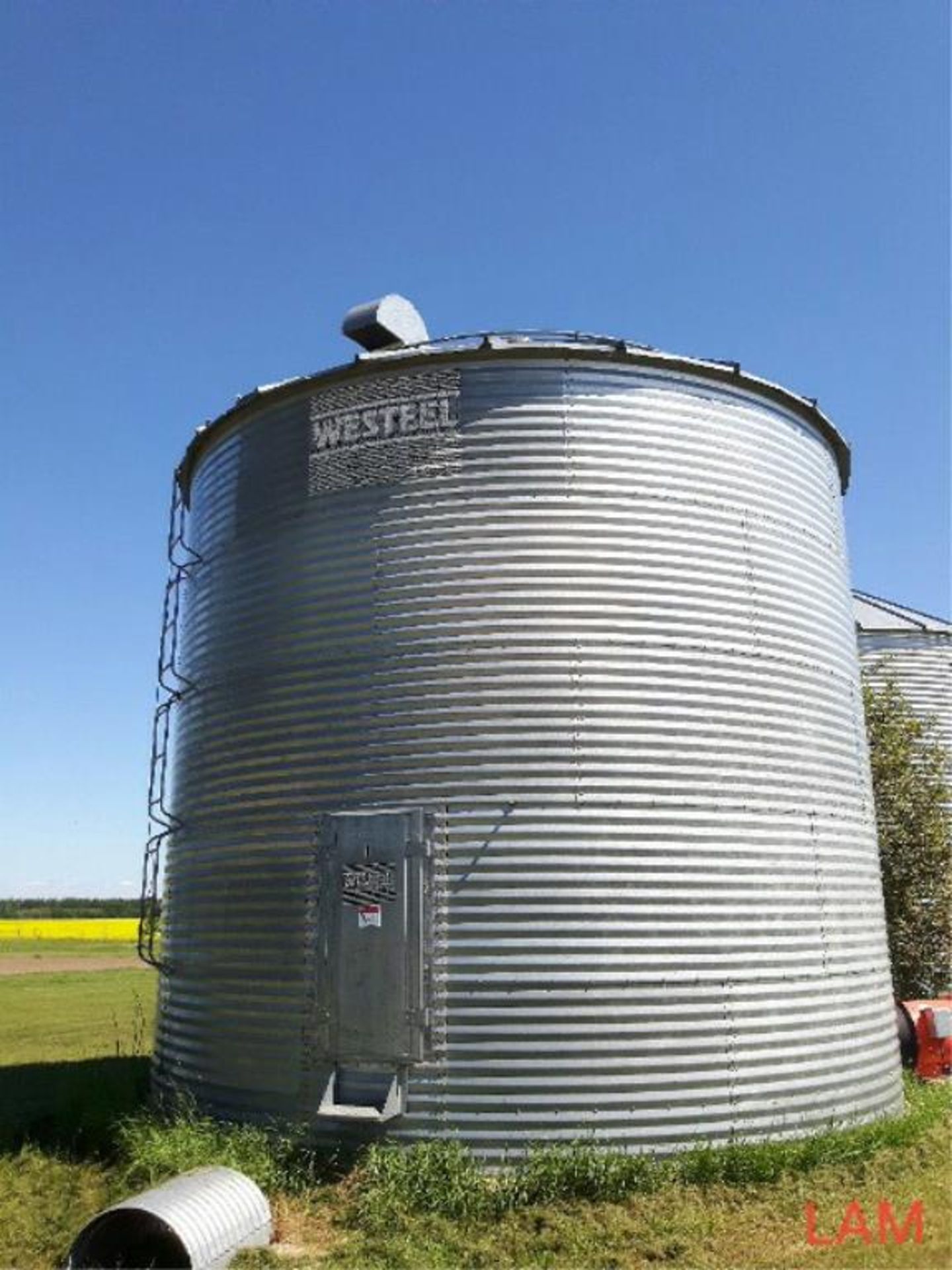 Bin W1 21 FT x 5 Ring +/- 6000bu Westeel Grain Bin c/w Aeration & OPI Cable, (No Floor)