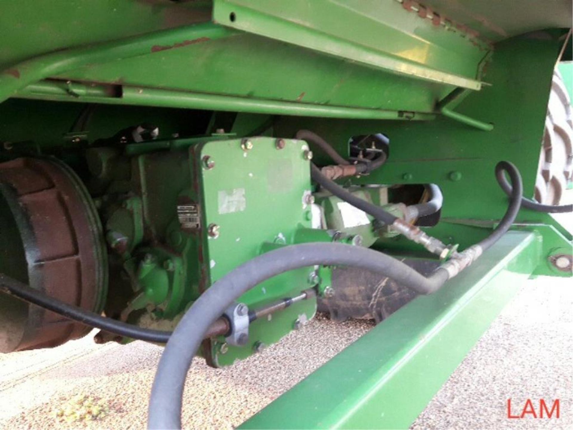 2002 9750 STS JD Combine sn H09750S696343 3889 eng hrs, 2801 thres hrs, Good Rubber!, 20.8/38 Dual - Image 10 of 31