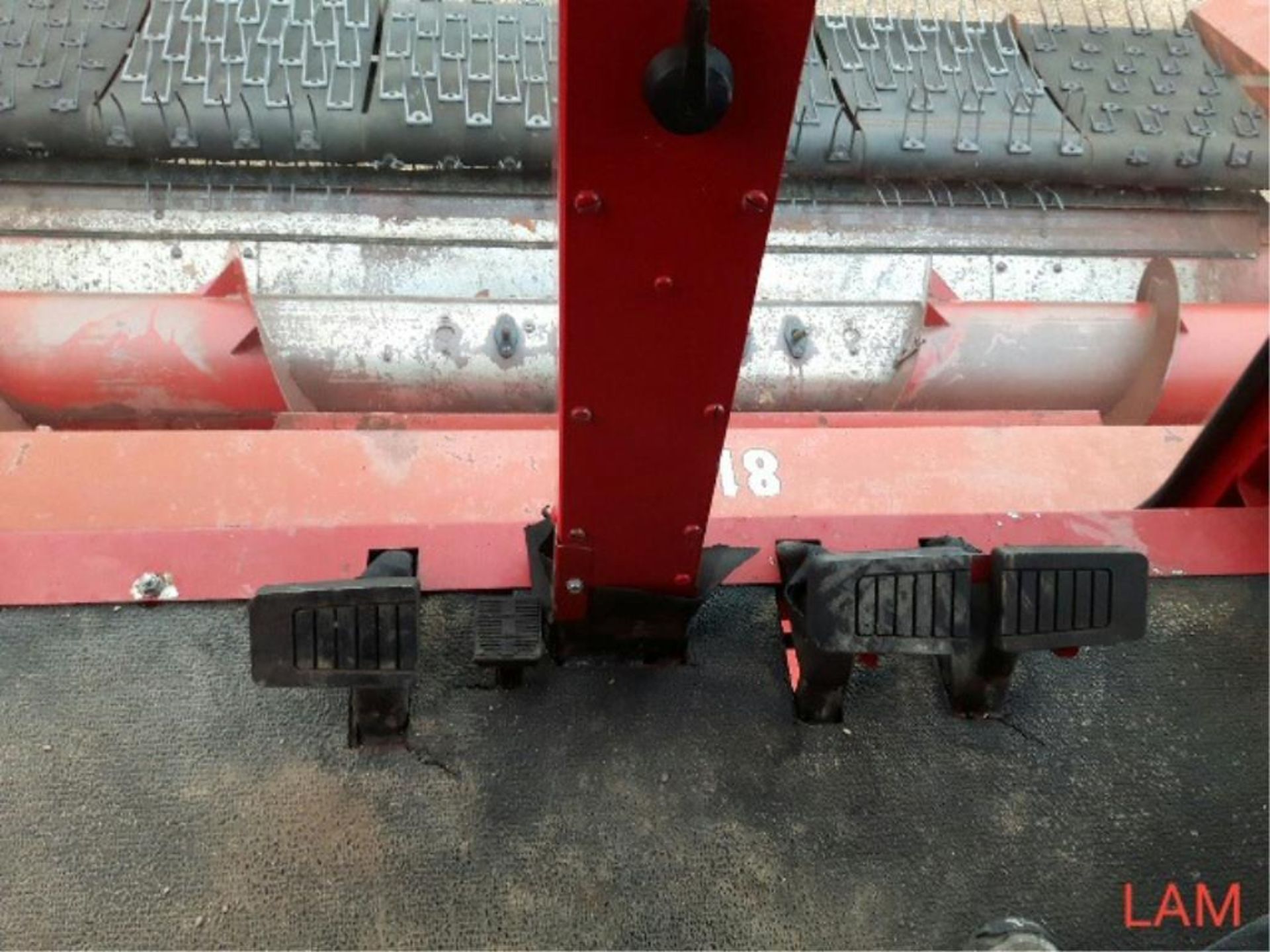 1440 IH Axial Flow Combine sn 1680211U6015 2612hrs, hydrostatic drive - Image 16 of 17