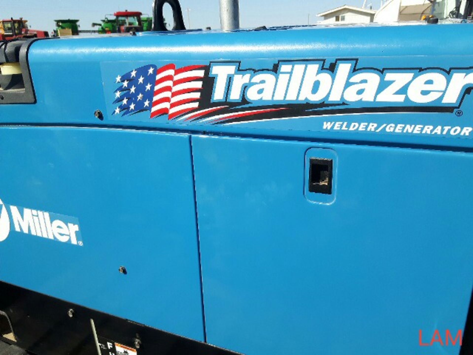 2013 Miller Trailblazer 302EFI Gas Welder 12,000Watt Generator, 83hrs, c/w Cables & Cover - Image 4 of 4