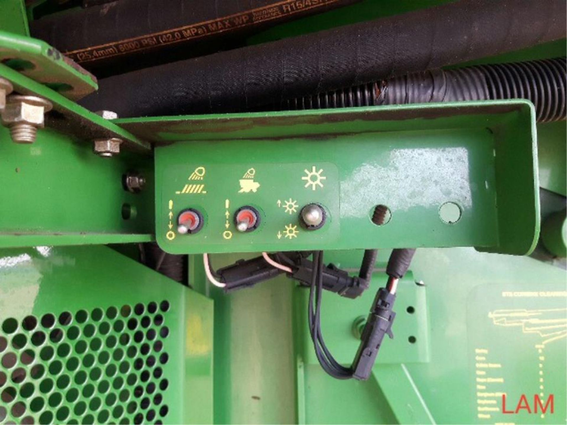 2002 9750 STS JD Combine sn H09750S696343 3889 eng hrs, 2801 thres hrs, Good Rubber!, 20.8/38 Dual - Image 20 of 31