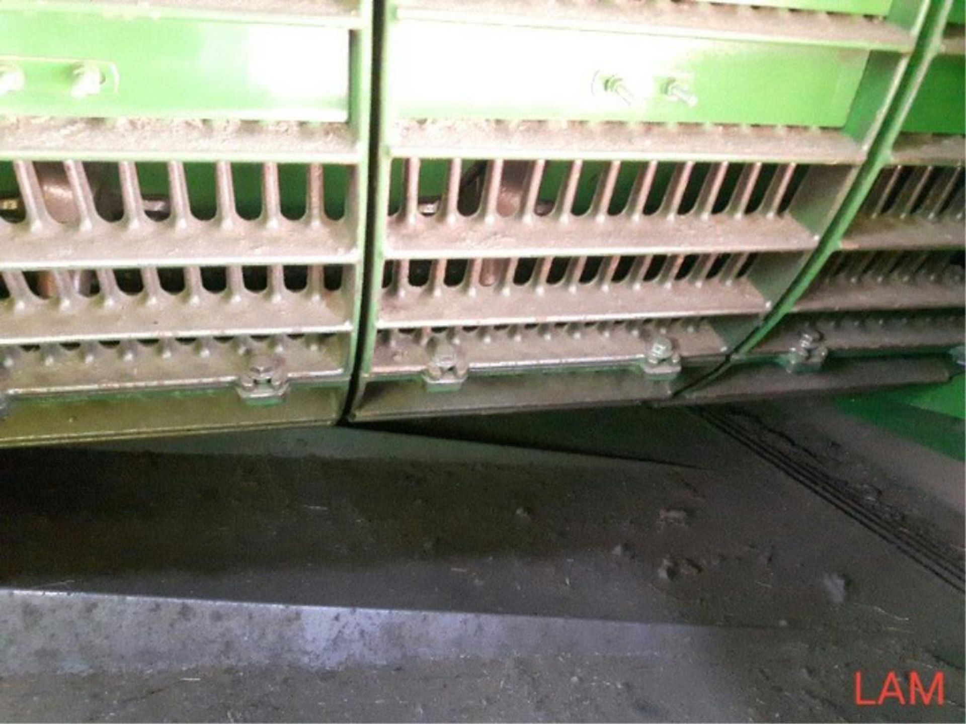 2002 9750 STS JD Combine sn H09750S696343 3889 eng hrs, 2801 thres hrs, Good Rubber!, 20.8/38 Dual - Image 29 of 31