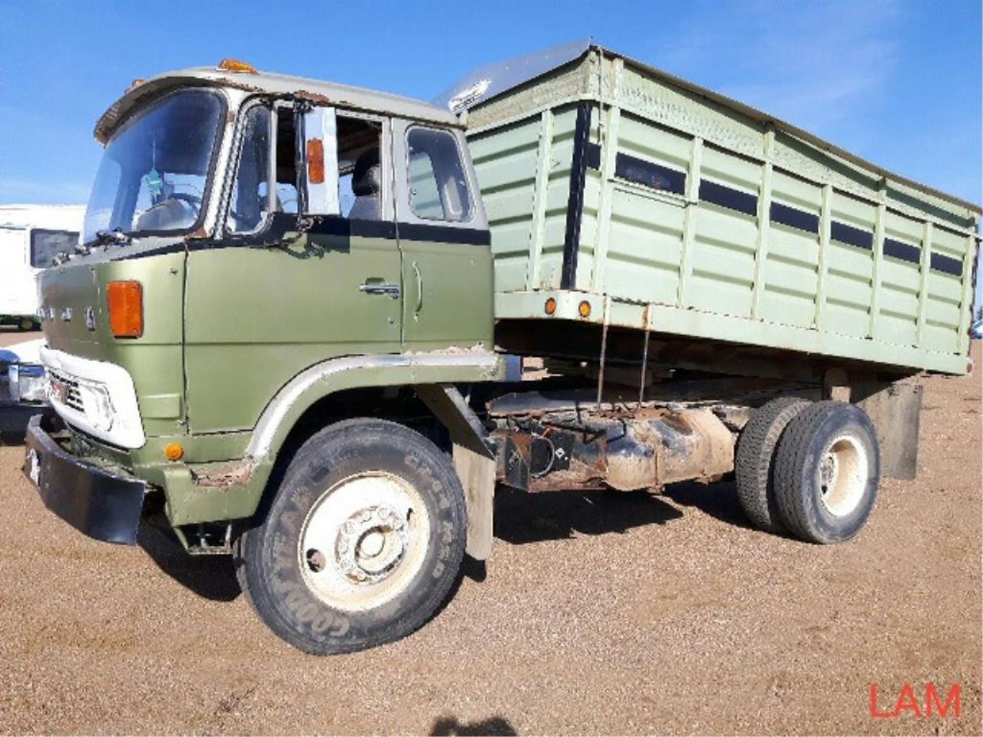 1980 Hino S/A Grain Truck 15FT Steel Box, Roll Tarp, runs, Clutch Not Working