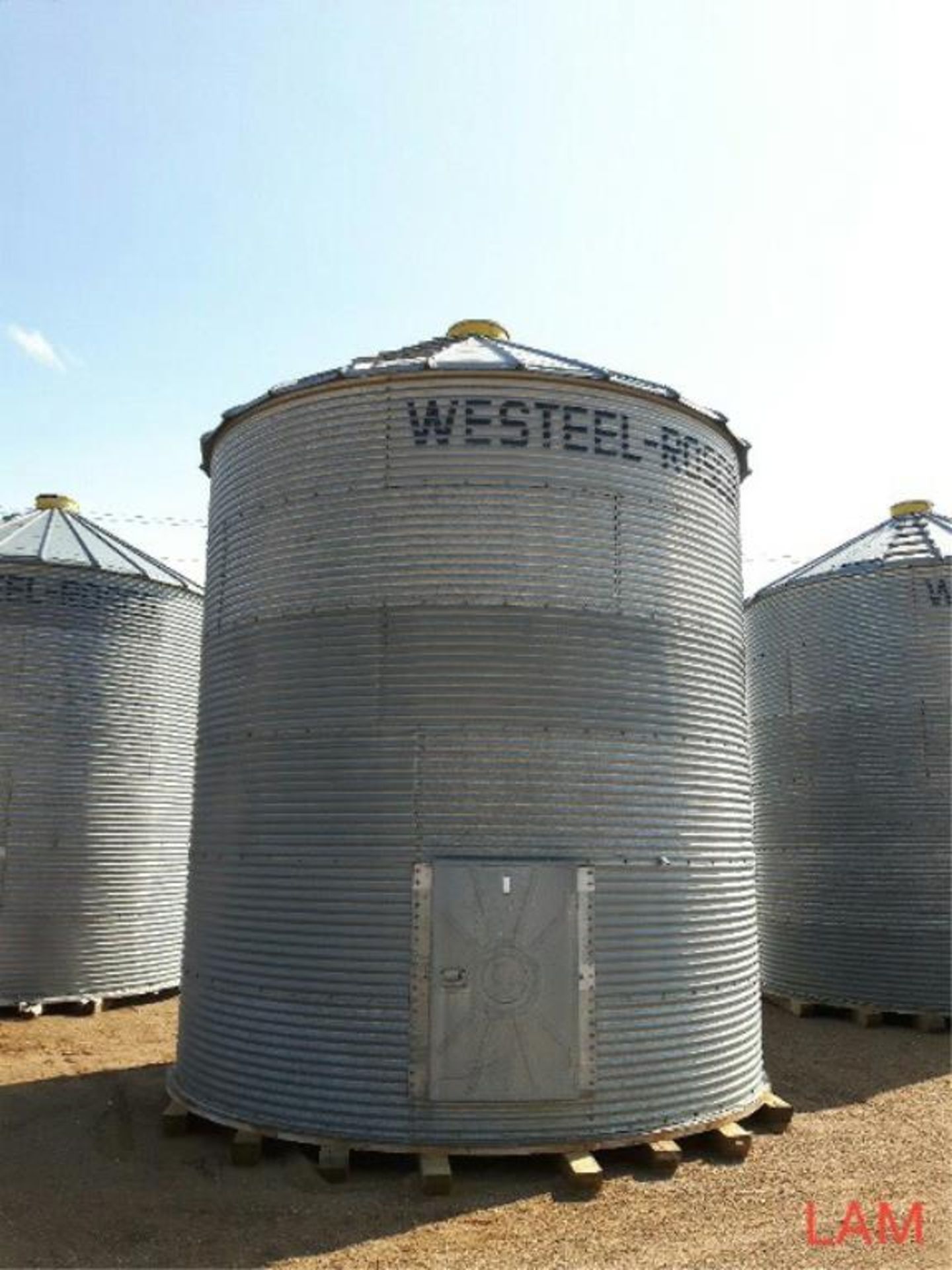 2000bu 14FT x 6-Ring Westeel Rosco Grain Bin New Floors, & Aeration