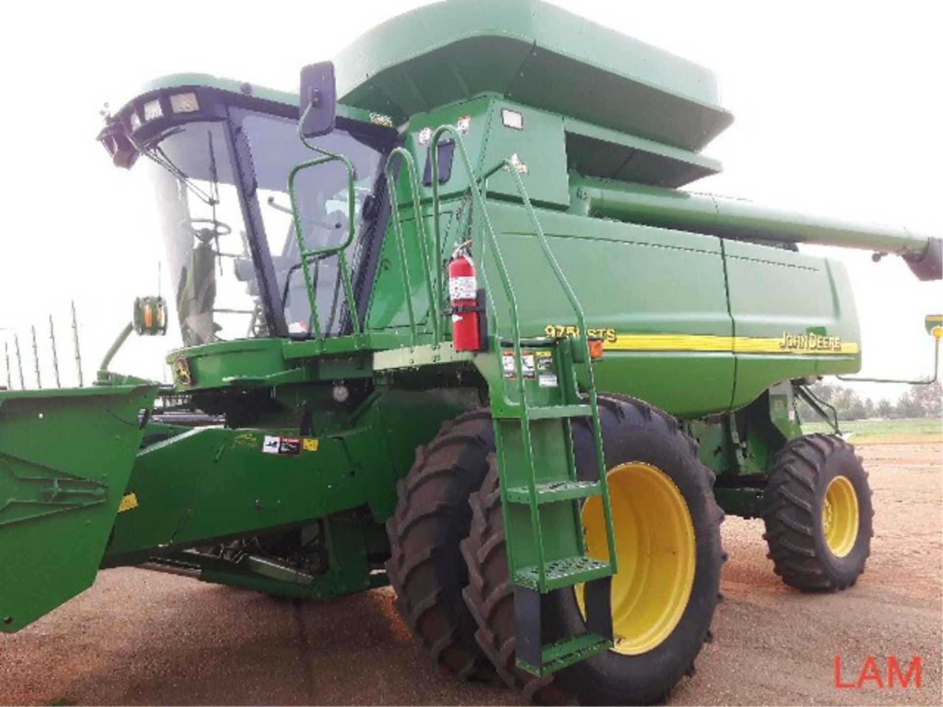 2002 9750 STS JD Combine sn H09750S696343 3889 eng hrs, 2801 thres hrs, Good Rubber!, 20.8/38 Dual - Image 2 of 31