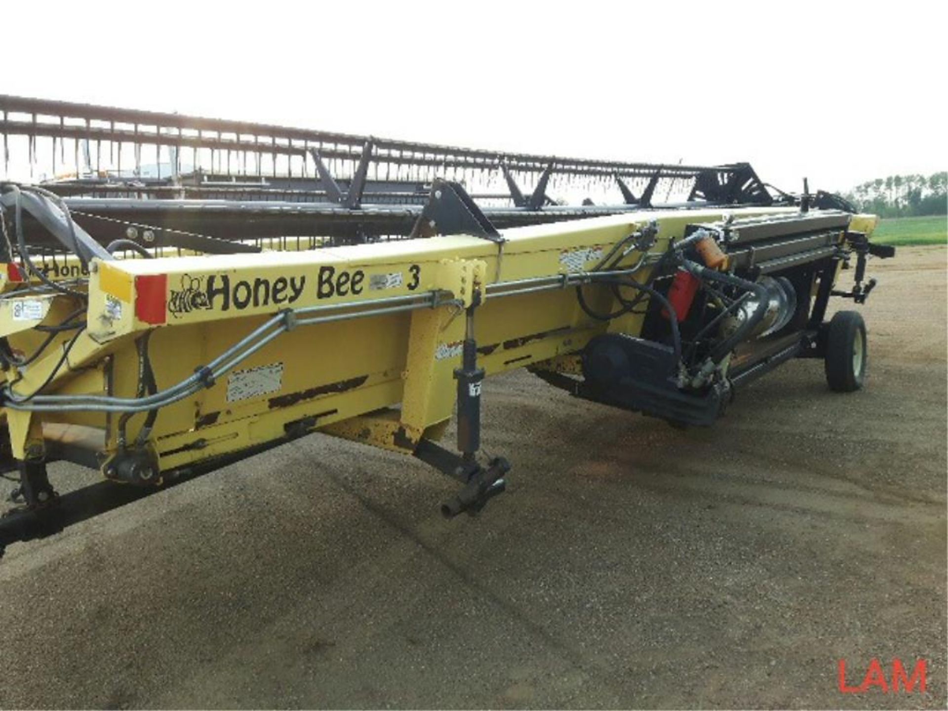 SP 30 Honey Bee 30 FT Straight Cut Header sn L 14 430010677, Factory Transport - Image 3 of 11