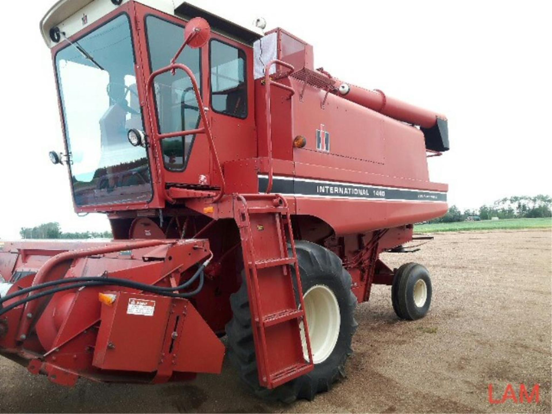 1440 IH Axial Flow Combine sn 1680211U6015 2612hrs, hydrostatic drive - Image 2 of 17