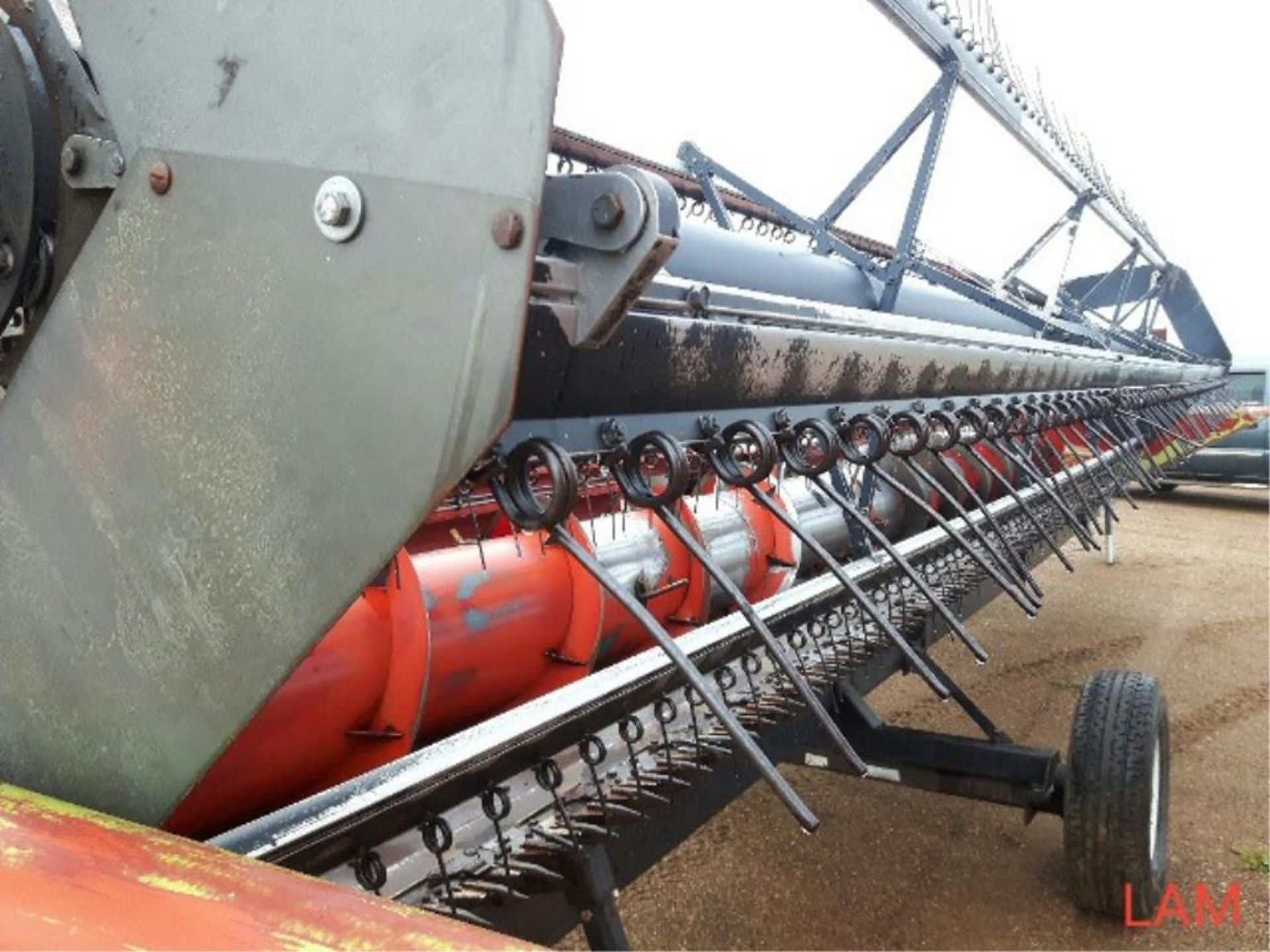 25 FT Massey Ferguson Straight Cut Header w/Pickup Reel, to fit 8460 Massey Ferguson Combine - Image 9 of 10