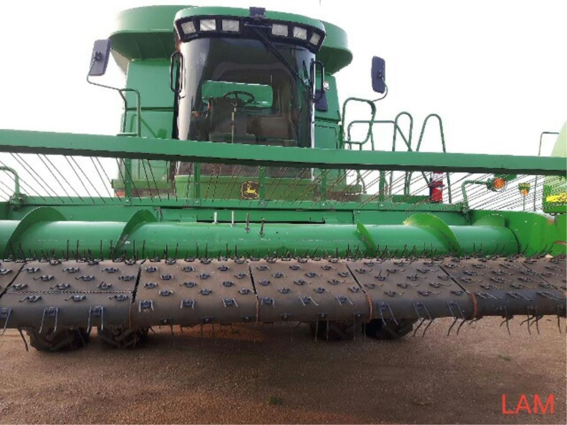 2002 9750 STS JD Combine sn H09750S696343 3889 eng hrs, 2801 thres hrs, Good Rubber!, 20.8/38 Dual - Image 5 of 31