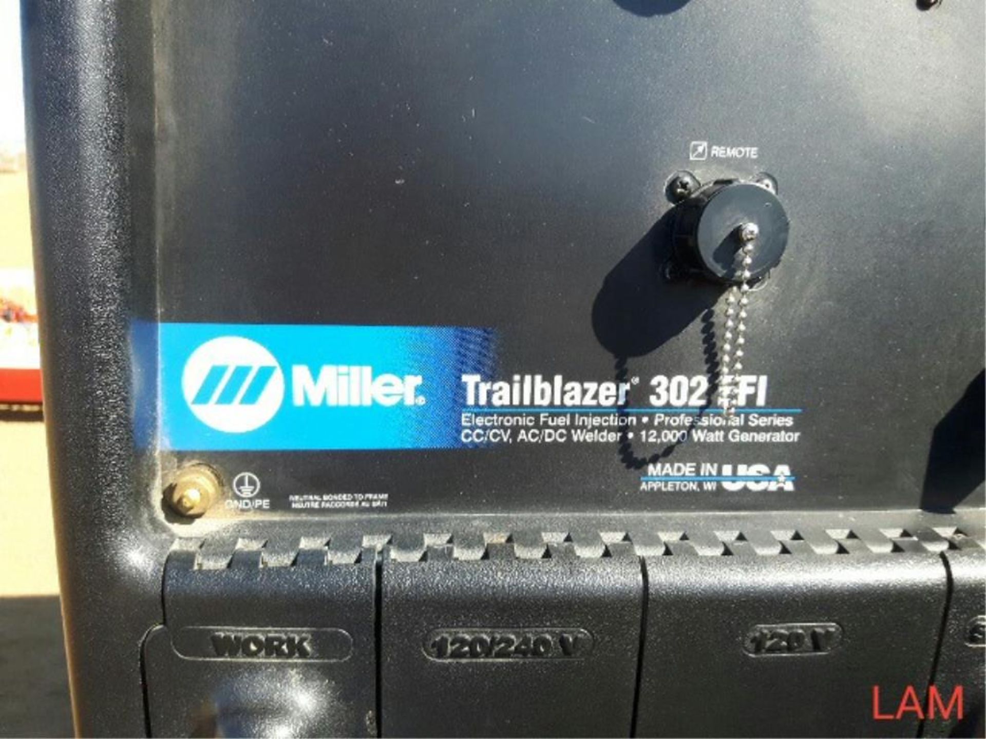 2013 Miller Trailblazer 302EFI Gas Welder 12,000Watt Generator, 83hrs, c/w Cables & Cover - Image 2 of 4