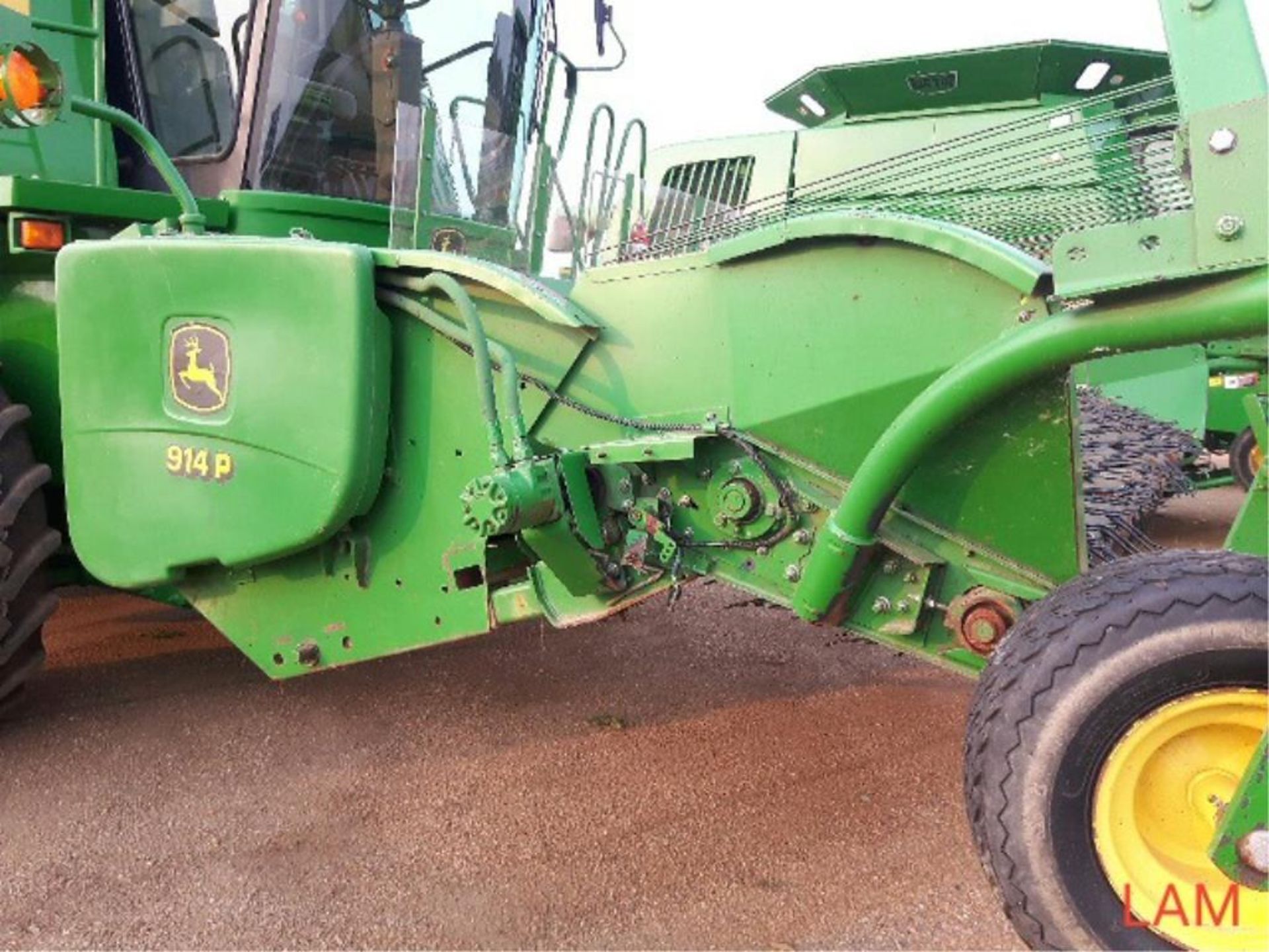 2002 9750 STS JD Combine sn H09750S696343 3889 eng hrs, 2801 thres hrs, Good Rubber!, 20.8/38 Dual - Image 6 of 31