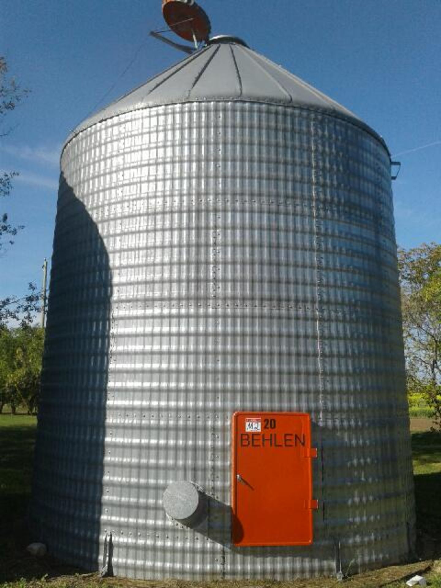 M2 3200bu 15.5 FT x 4 Ring Behlen Grain Bins No Floors, Selling Off Site