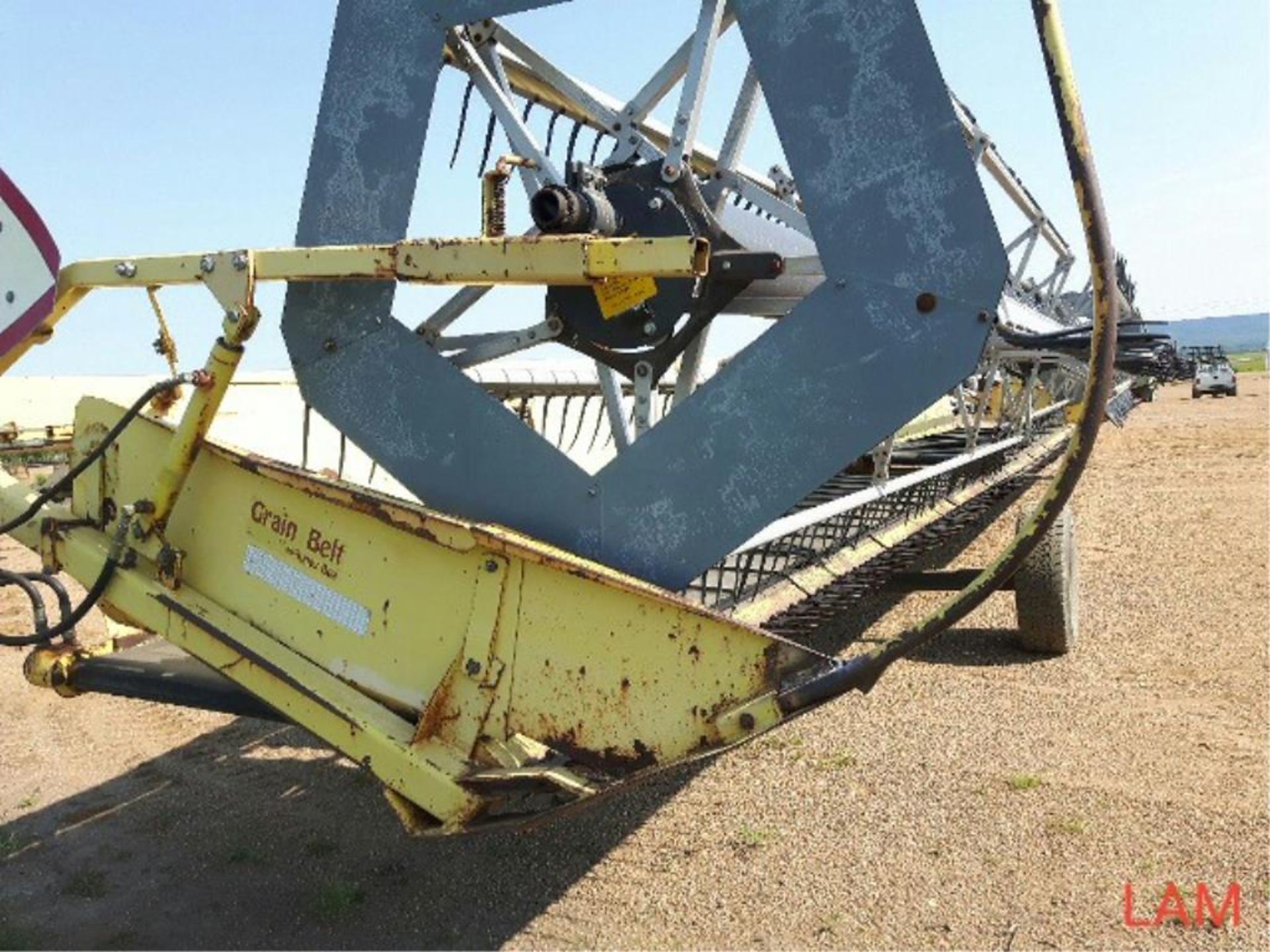 2002 36 FT Honey Bee Draper Header to fit TR98 New Holland Combine, Factory Transport - Image 6 of 9