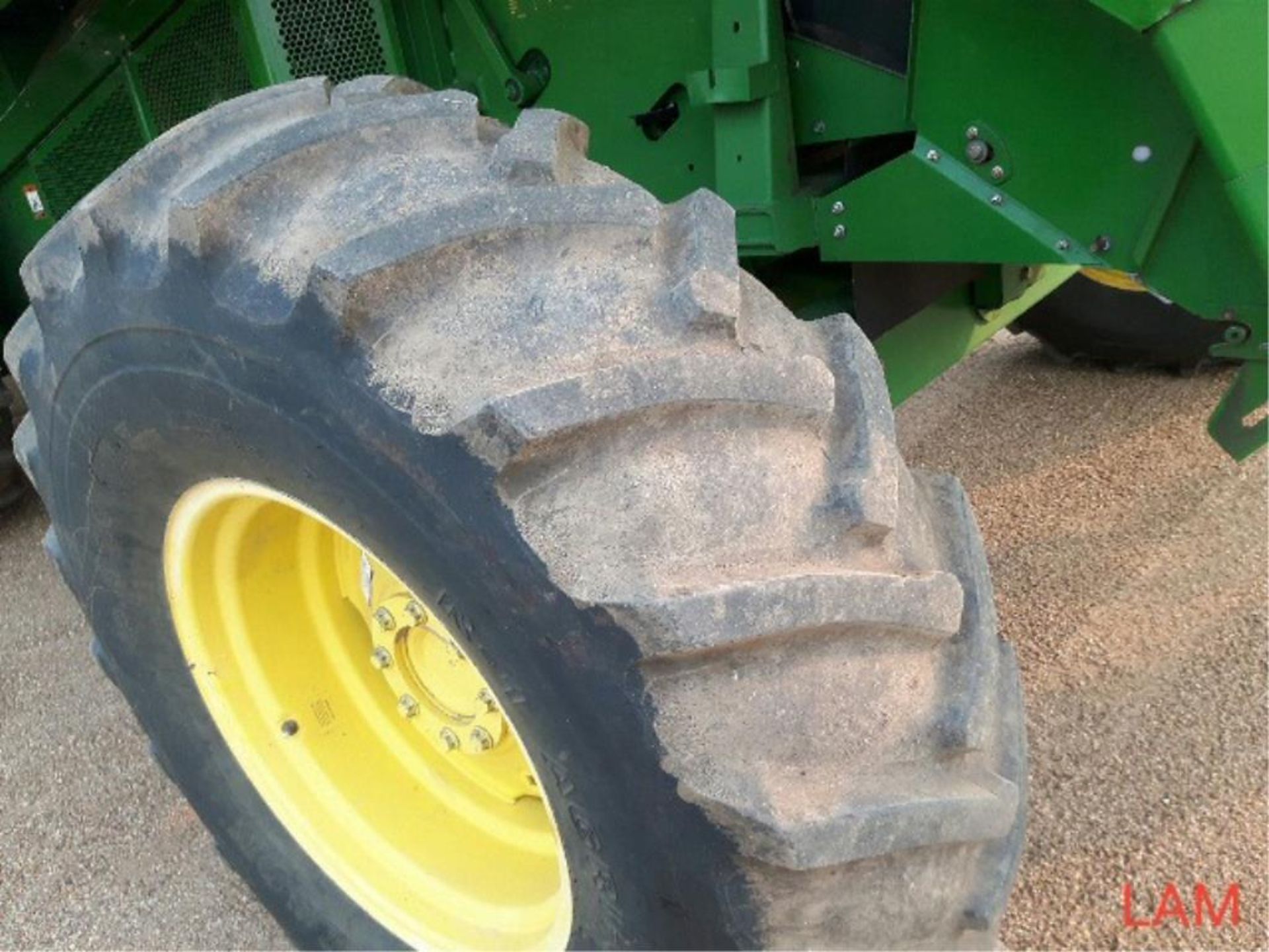 2002 9750 STS JD Combine sn H09750S696343 3889 eng hrs, 2801 thres hrs, Good Rubber!, 20.8/38 Dual - Image 18 of 31