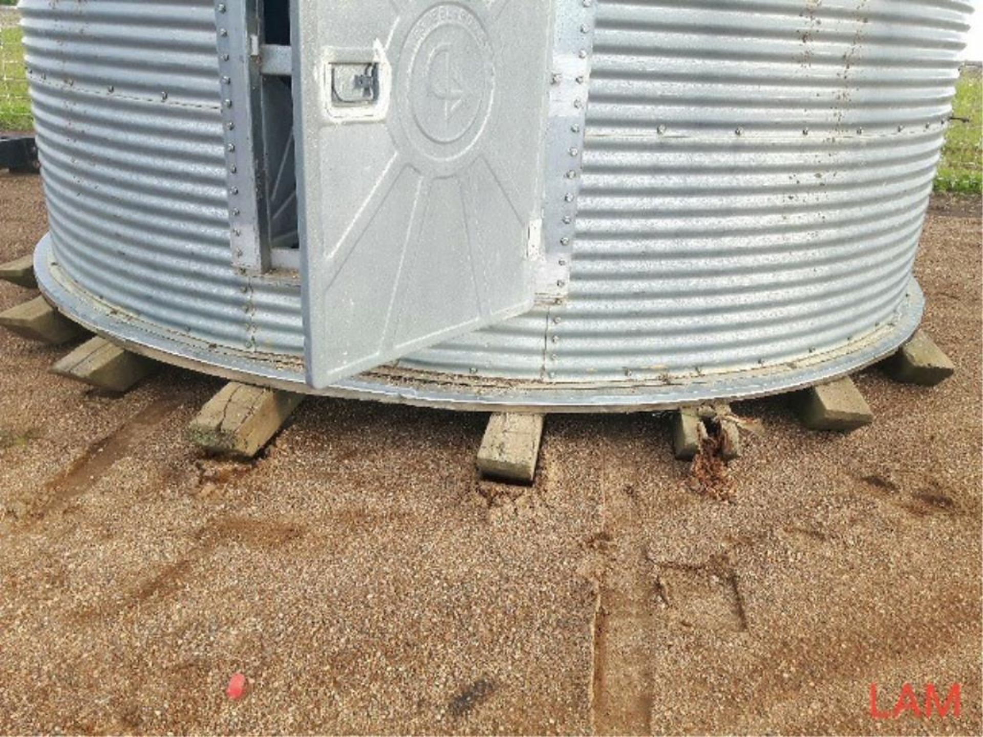 Westeel Rosco 14ft x 6 Ring 2000bu Grain Bin Hopper in Floor - Image 4 of 4