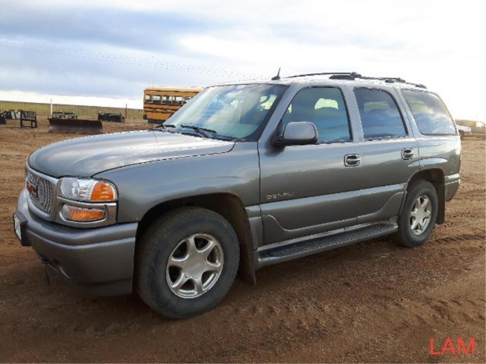 2005 GMC Yukon 4 x 4 Denali SUV