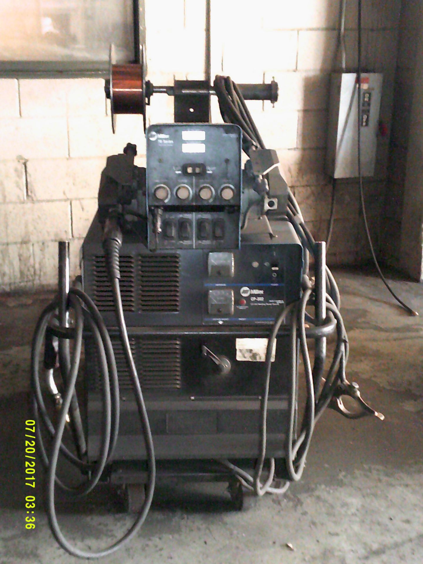 MILLER SYNCROWAVE 350LX WELDER, & other items - Bild 13 aus 14