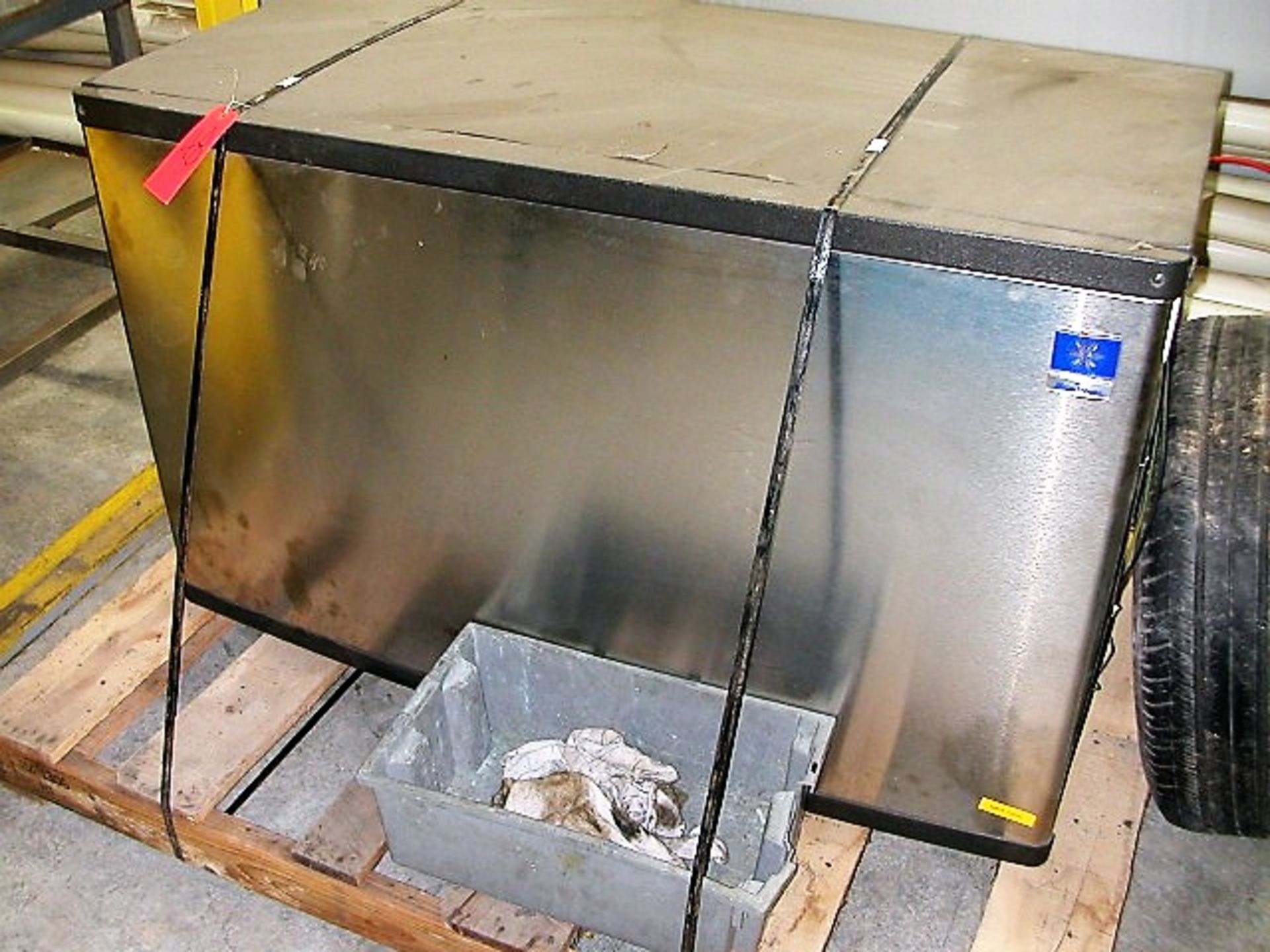 Large Capacity SS Commercial Ice Maker & Storage Unit