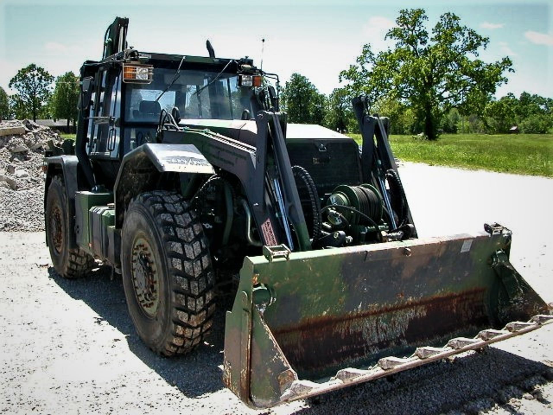 IHMEE - Military High Mobility Engineering Vehicle/Excavator - (3124 Miles) - Excellent Condition! - Image 6 of 16