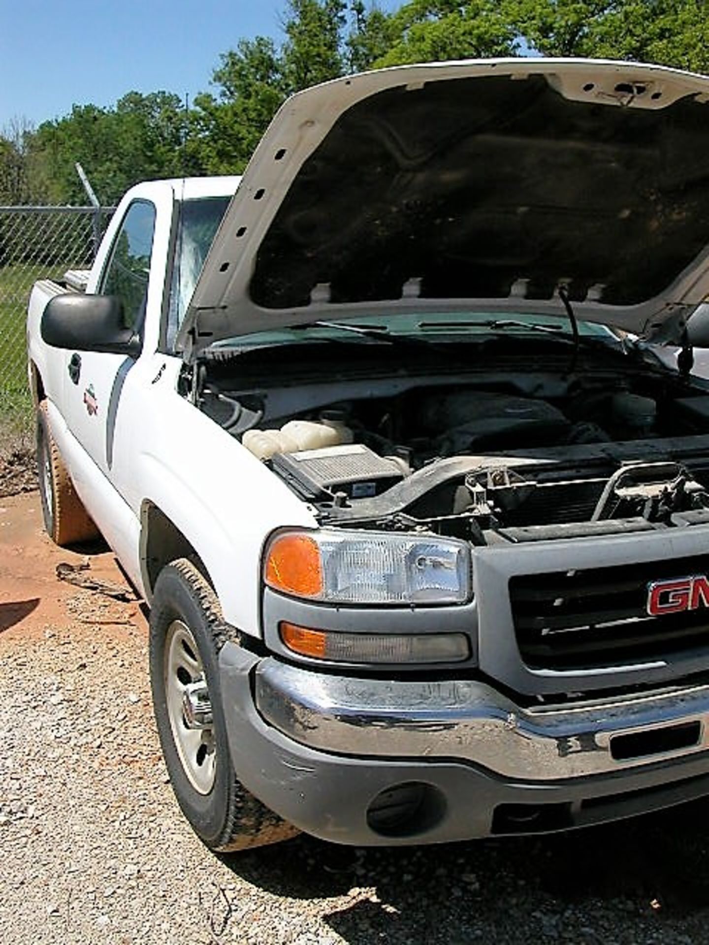 2006 GMC 4x4 Pick Up Truck - With (96,130) Miles - Great Condition - Image 7 of 9