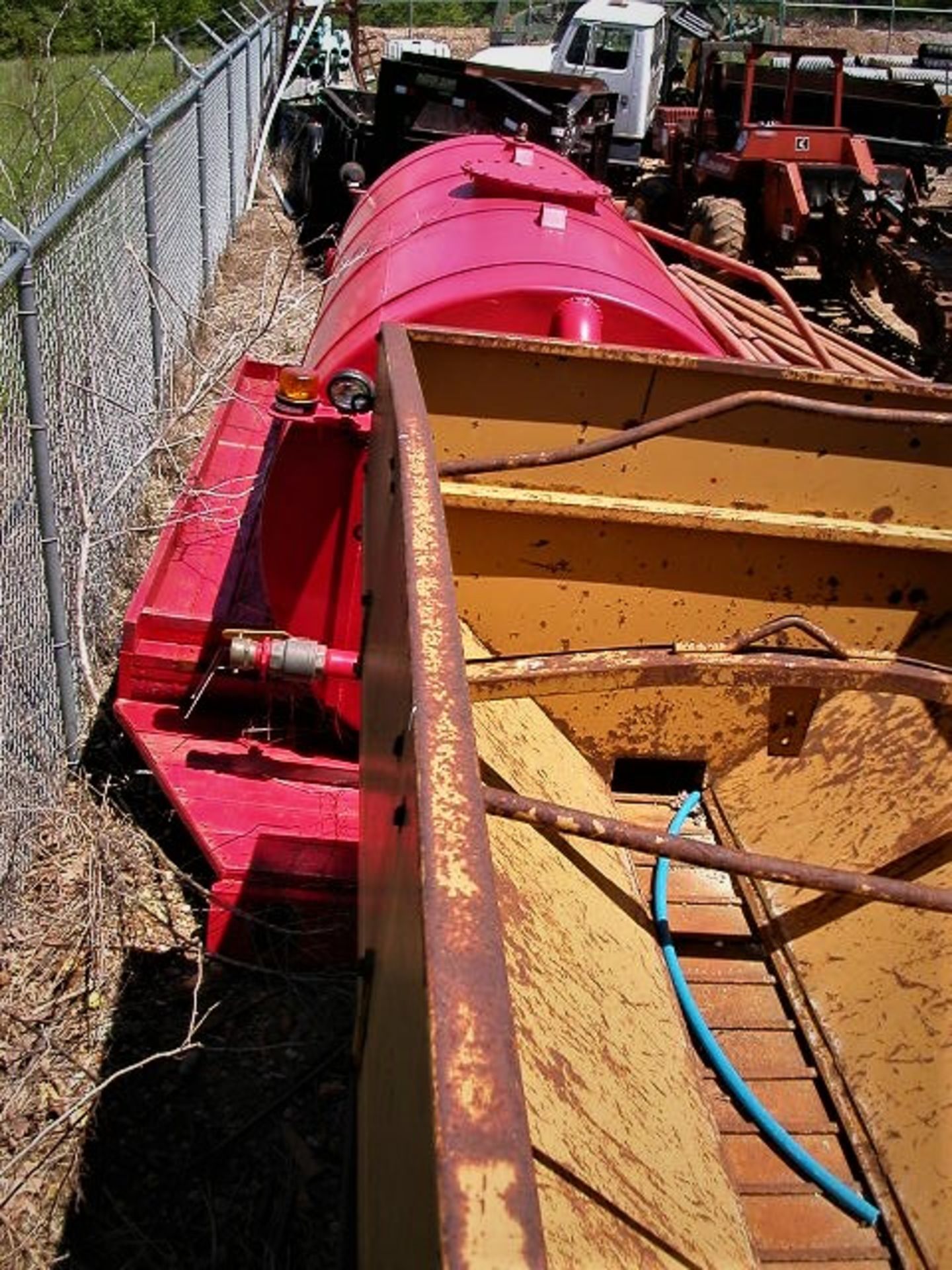 Hi-Way Yellow Gravel Spreader Bed in Average Conditions #1 of 2 - Image 3 of 4