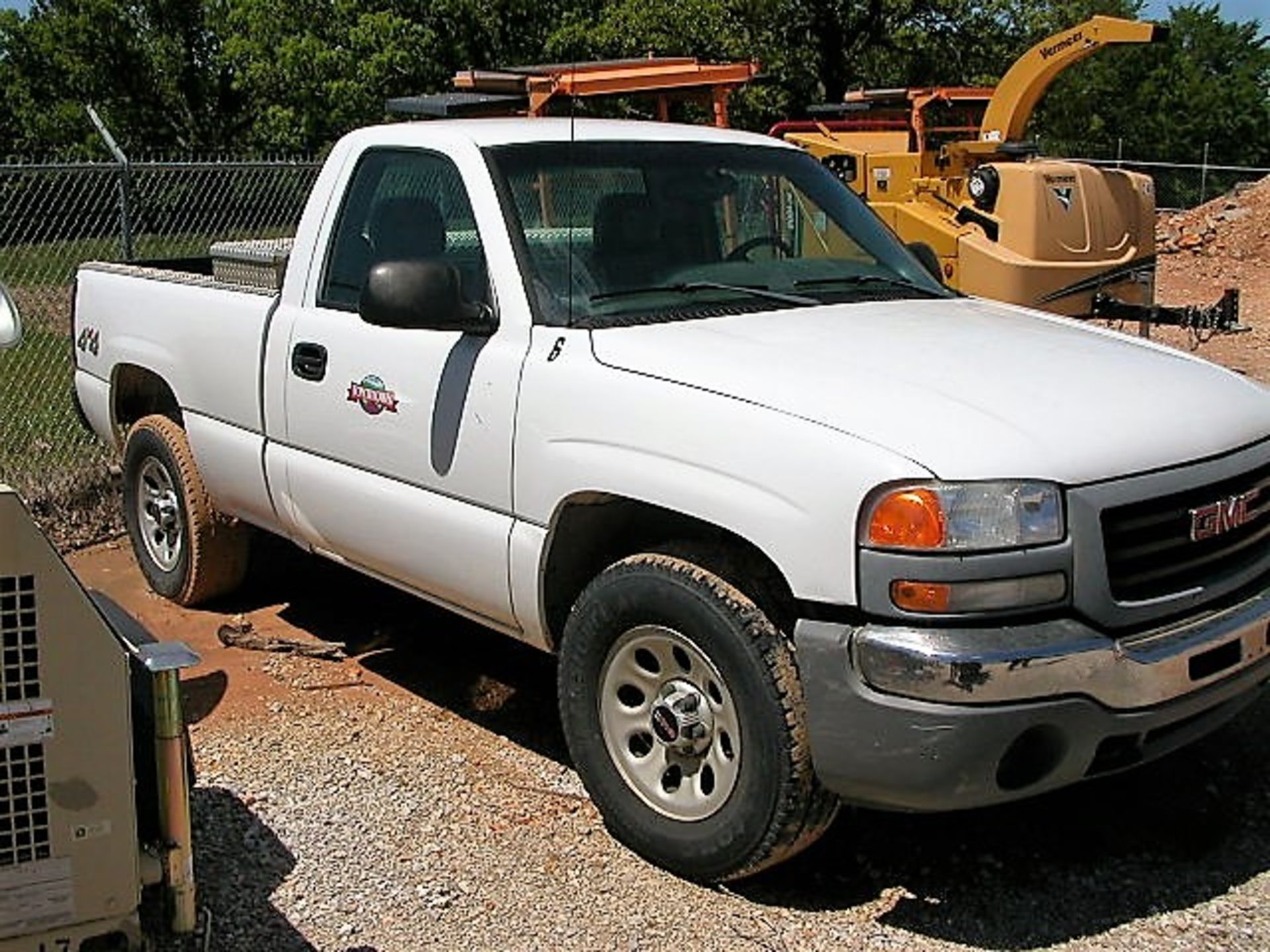 2006 GMC 4x4 Pick Up Truck - With (96,130) Miles - Great Condition - Image 2 of 9