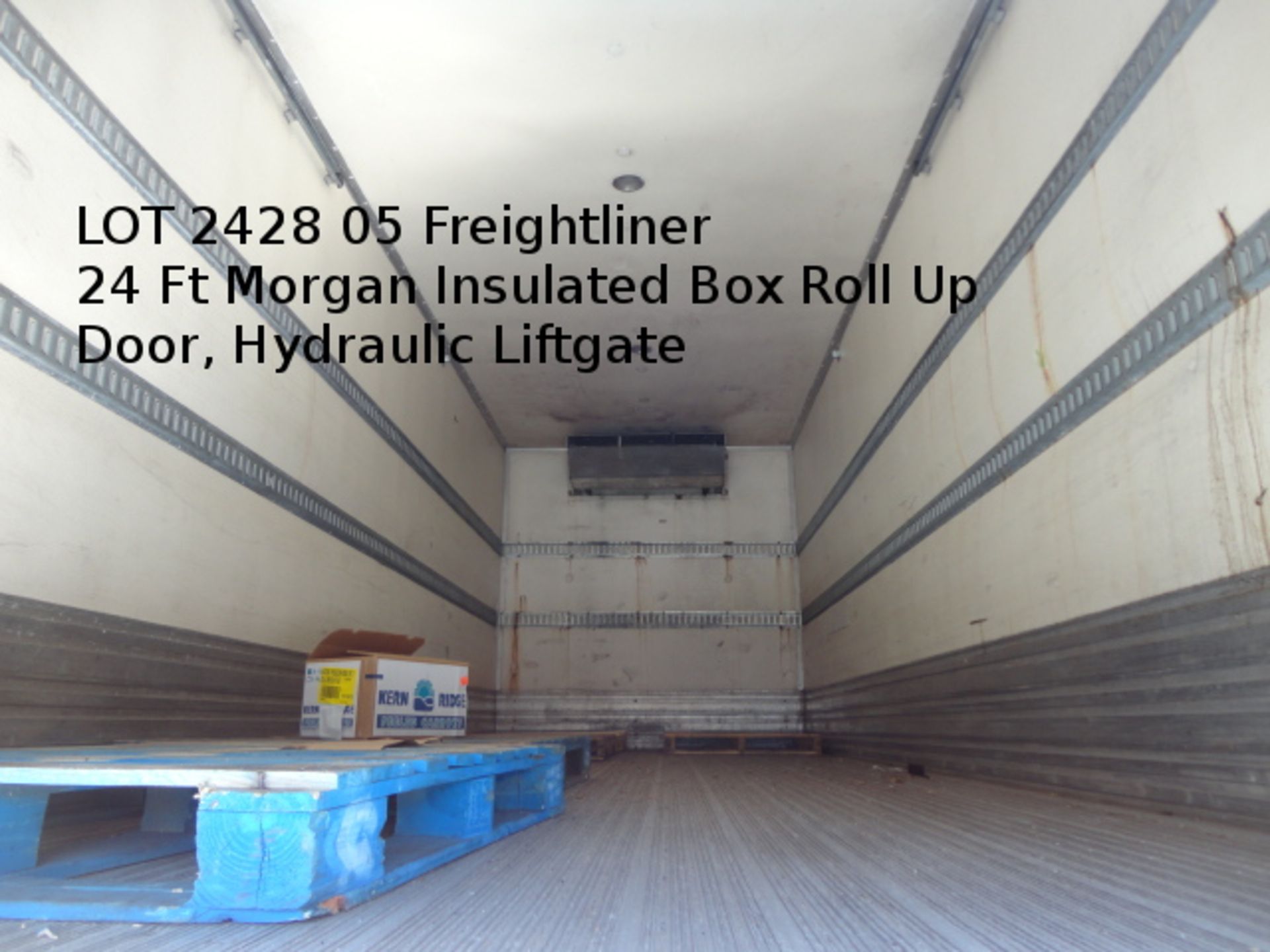 Refrigerated Truck - Image 5 of 7