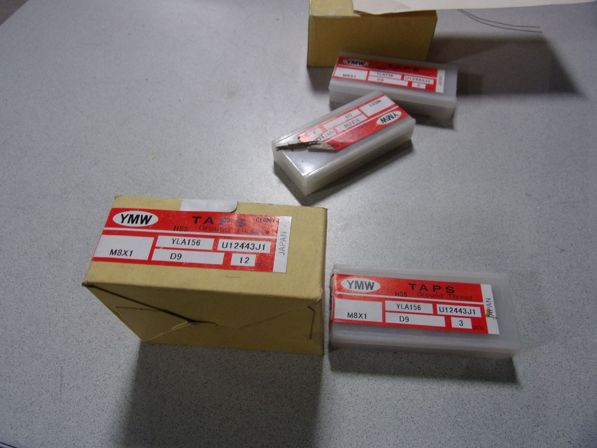 5 BOXES TOTAL OF 30 NEW TAPS M8 X1 - Bild 2 aus 2