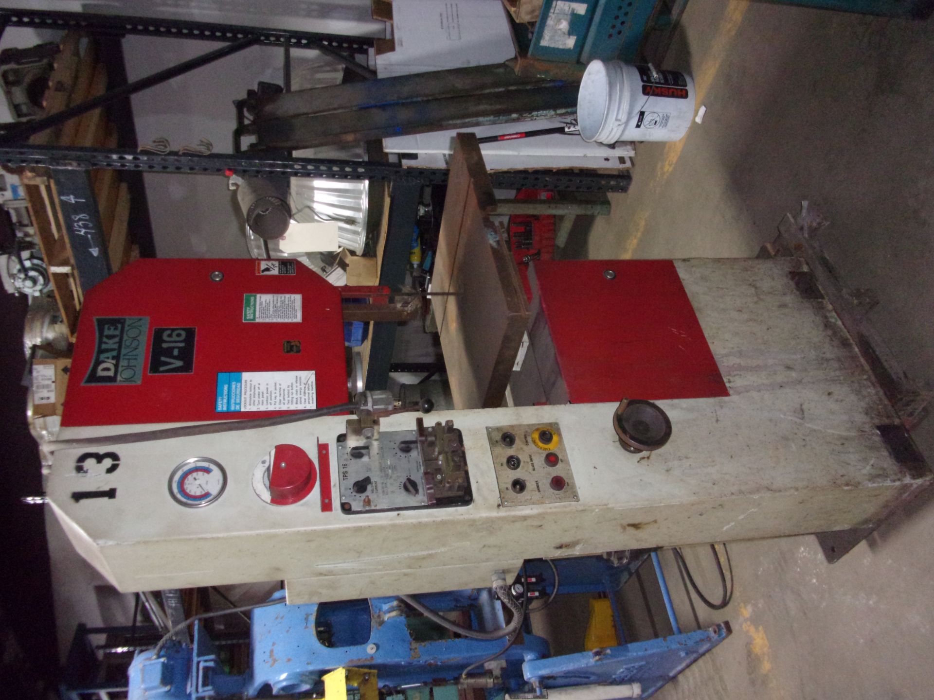 DAKE-JOHNSON VERTICAL BANDSAW WITH BLADE WELDER V-16 - Bild 3 aus 6