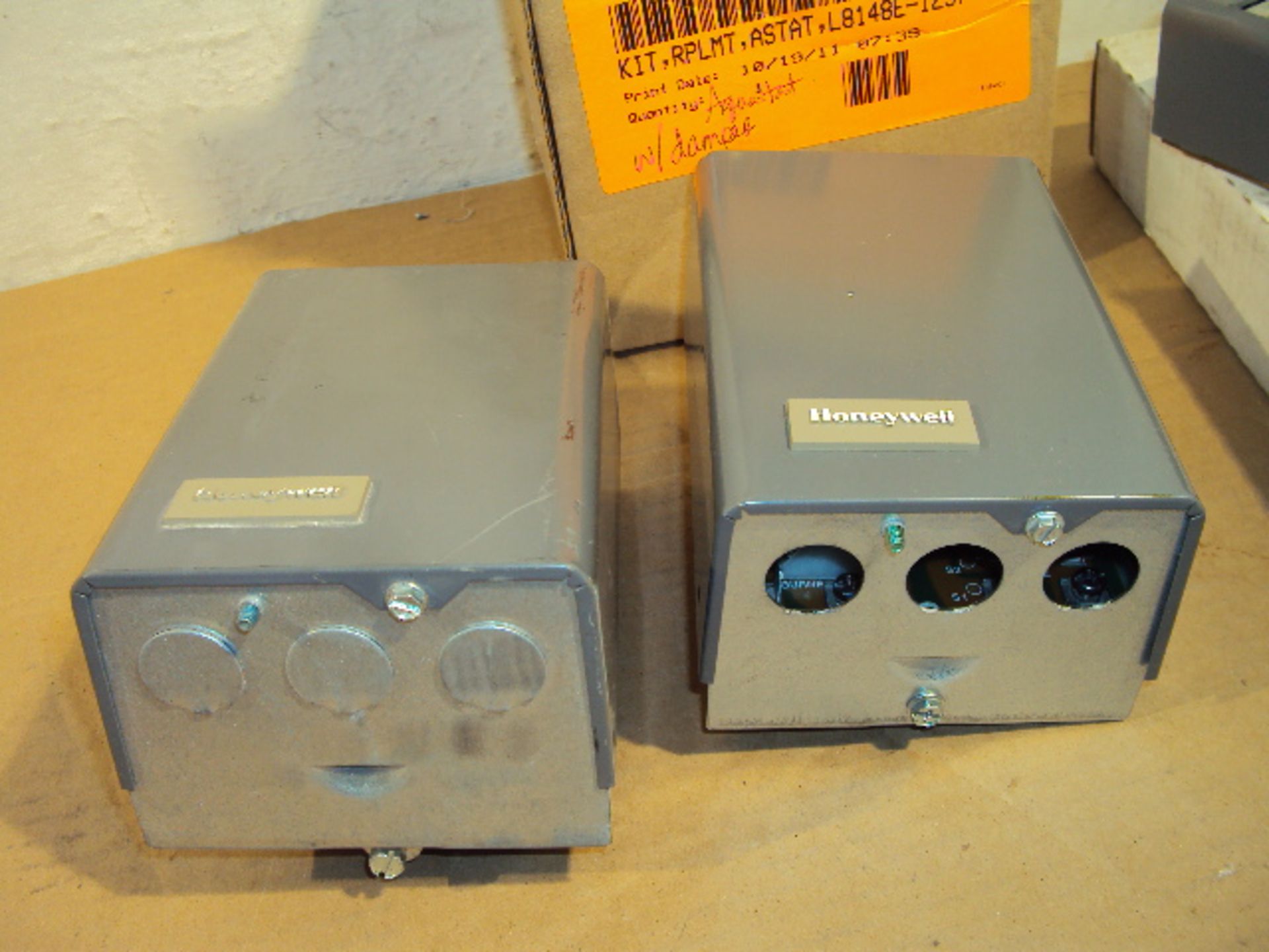 (3) Assorted Honeywell Aquastat Controllers as a lot - Image 2 of 5