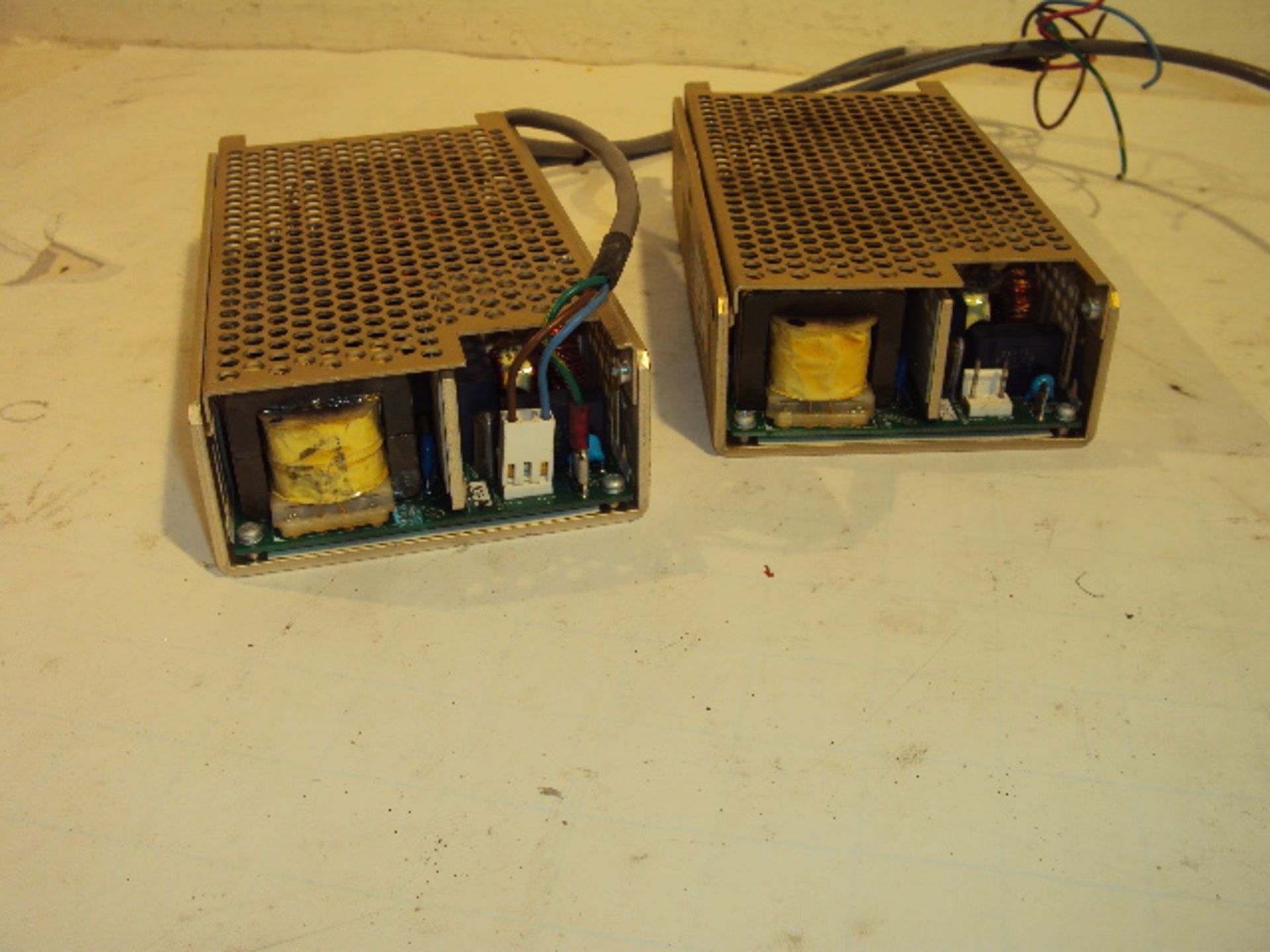 (2) Integrated Power Designs CE-150-1005 Power Supplies - Image 4 of 5