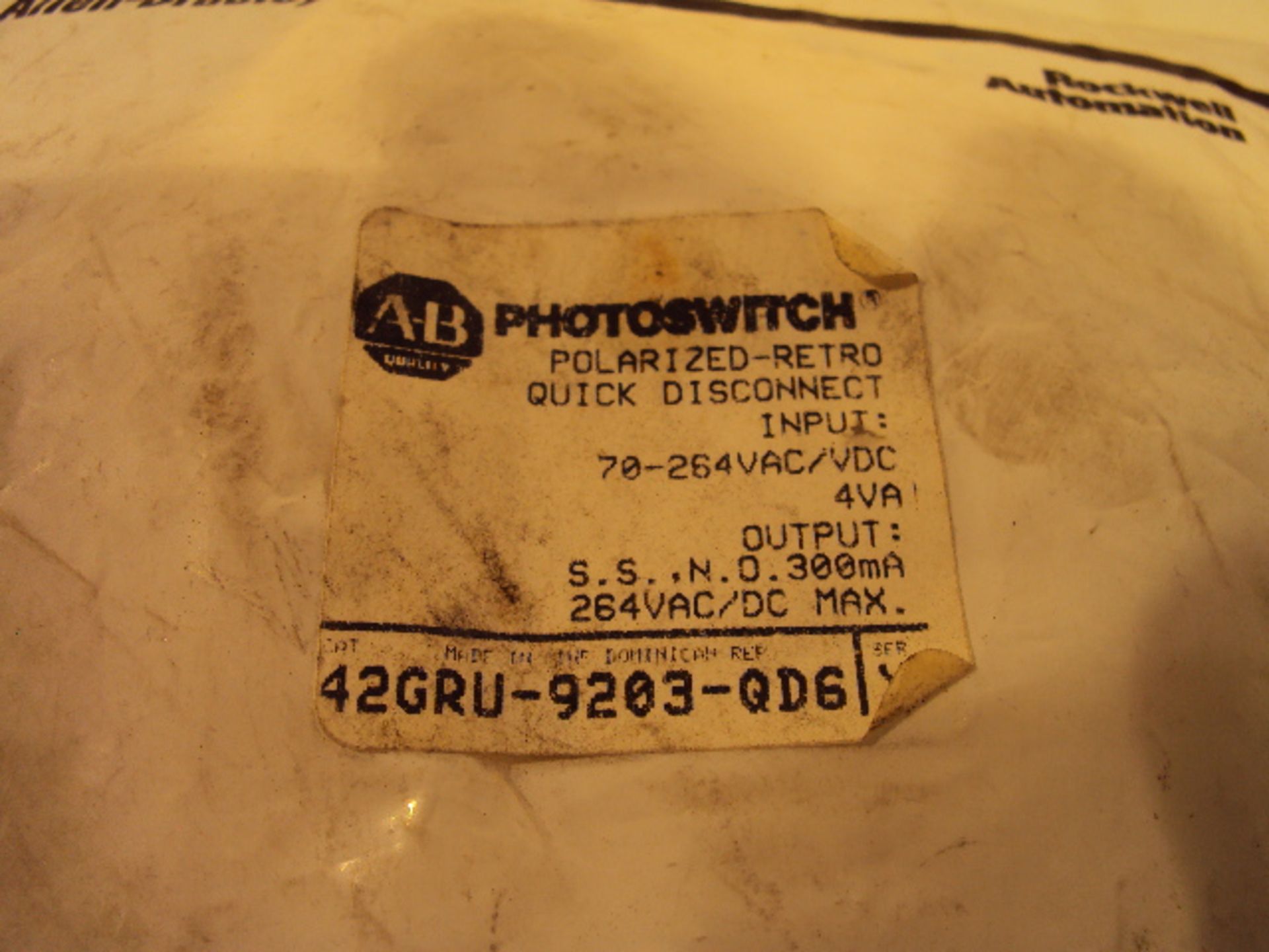 (2) Allen Bradley 42GRU-9203-QD6 & 42GTGU-10010-Q1 Photo Electric Switches as a lot - Image 3 of 5