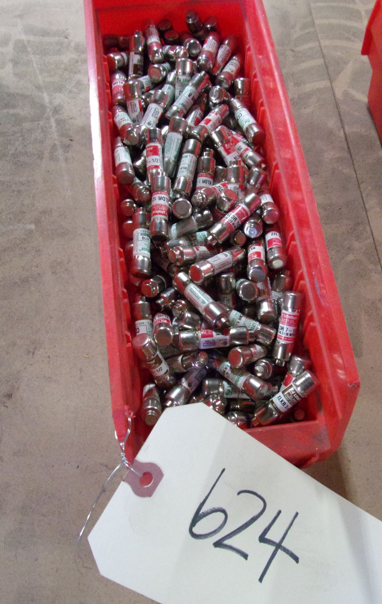 LARGE LOT OF SMALL FUSES