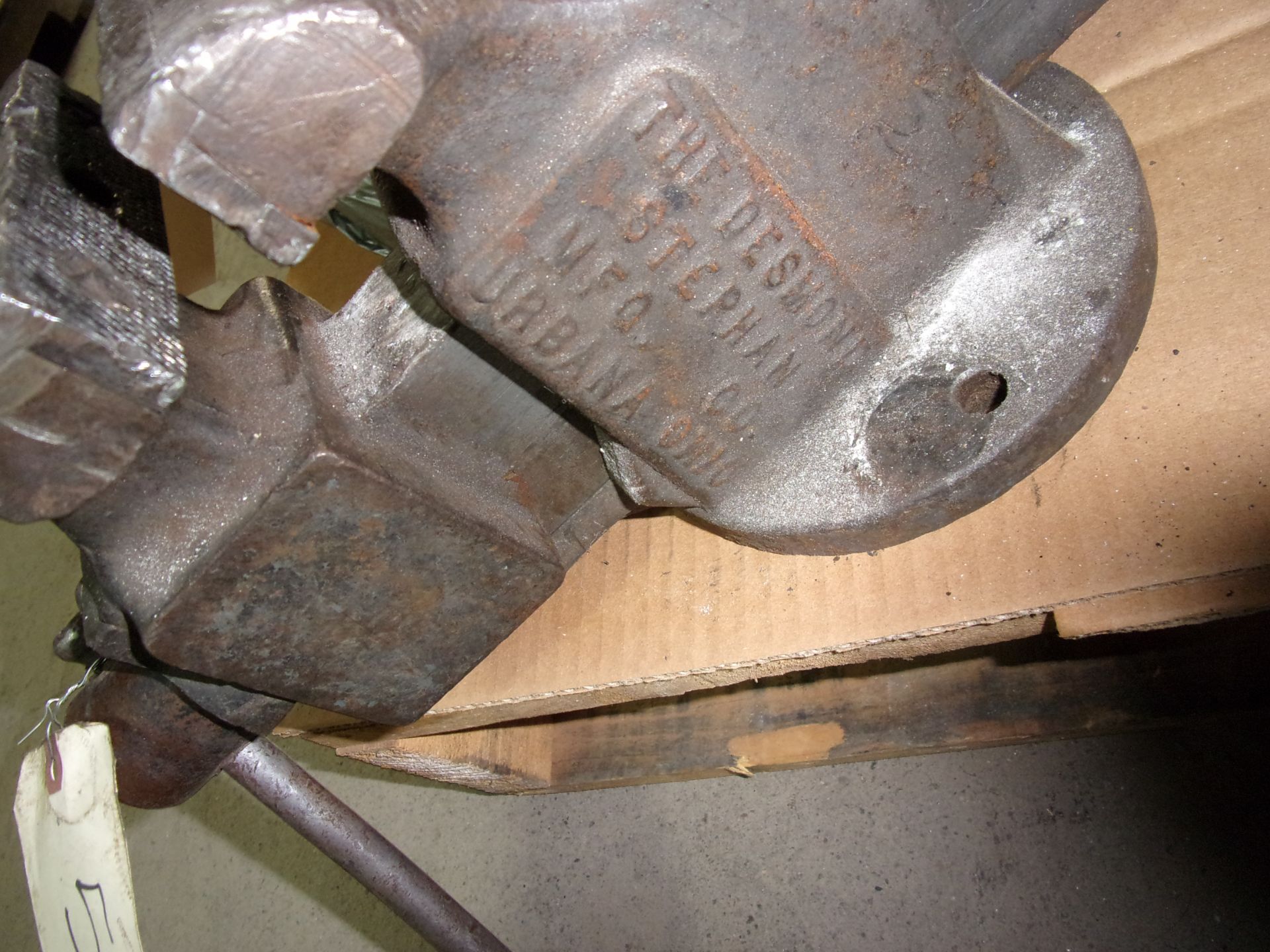 6" HEAVY DUTY BENCH VISE - Image 2 of 2