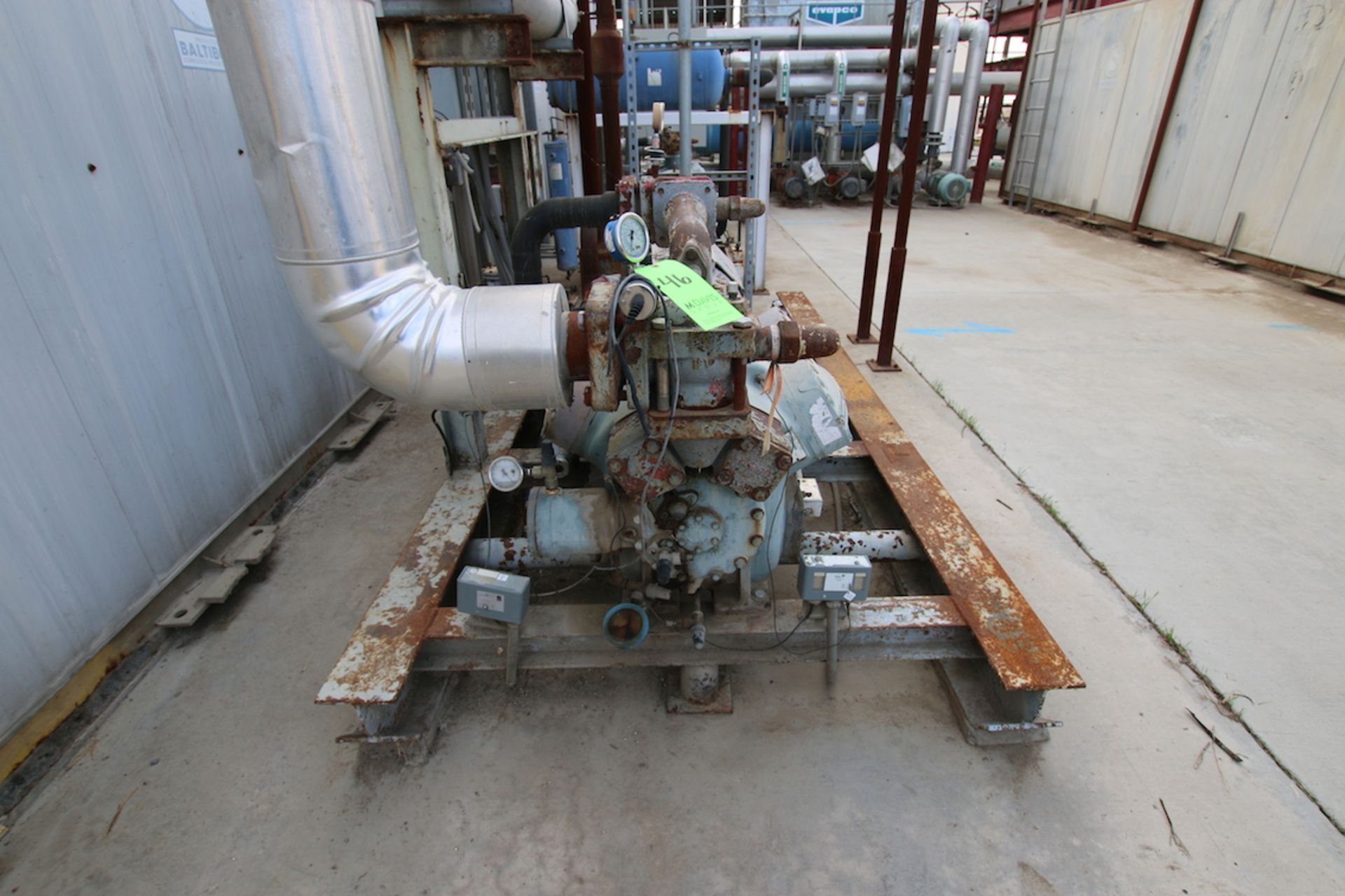 Carrier 12-Cylinder Reciprocating Freon Compressor, Skid Mounted with Lincoln 125 HP Motor, 1775 - Image 3 of 7