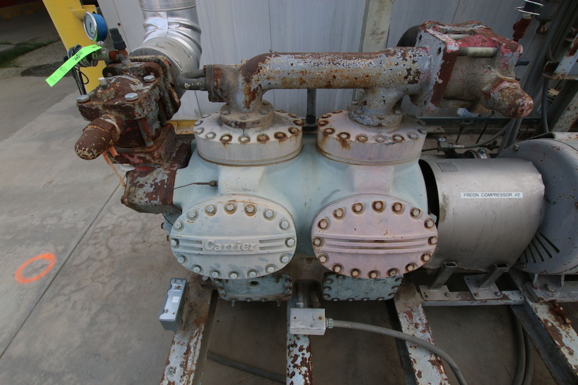 Carrier 12-Cylinder Reciprocating Freon Compressor, Skid Mounted with Lincoln 125 HP Motor, 1775 - Image 2 of 7