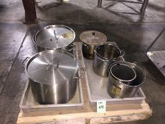 One lot 7 Stainless Steel pail and pots. Two larger pots have 1" thick bottoms (Located in Iowa)**