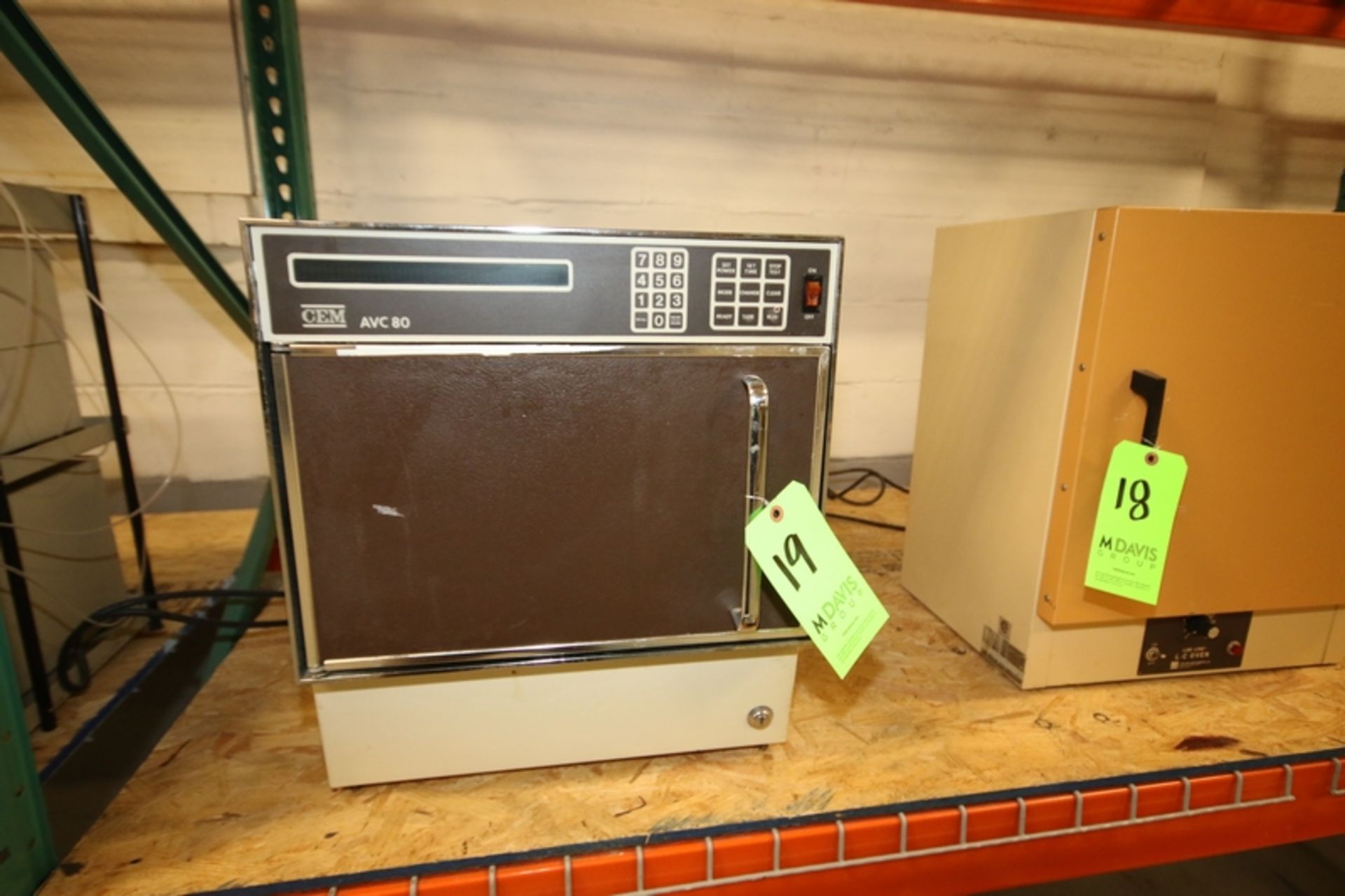 CEM Lab Microwave, Model AVC 80, S/N 3251